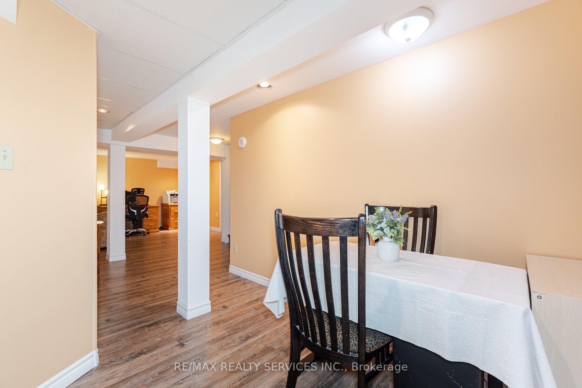 Photo 19 of 21 Camberley Crescent, Brampton, Brampton North — HOMEH
