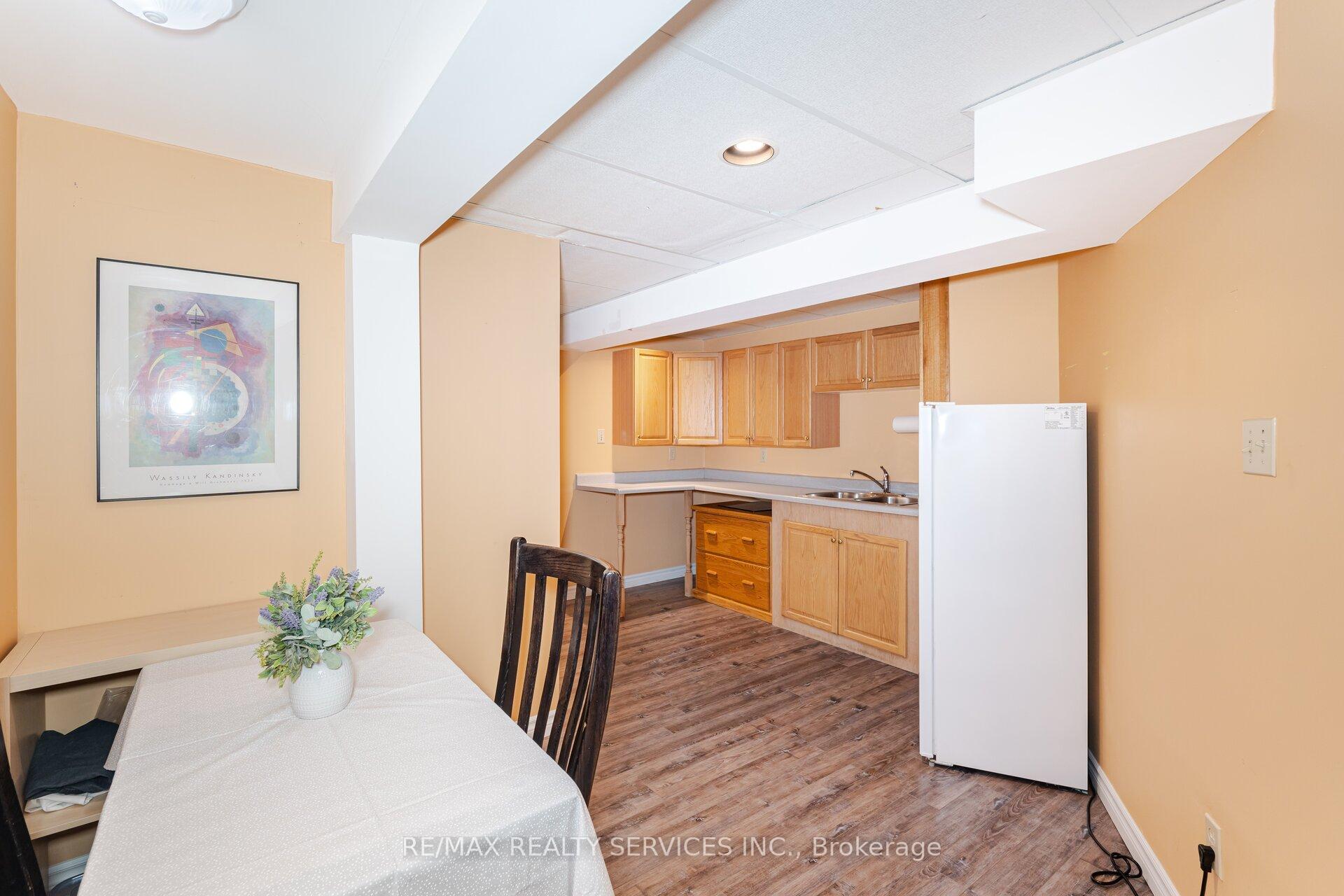 Photo 26 of 21 Camberley Crescent, Brampton, Brampton North — HOMEH