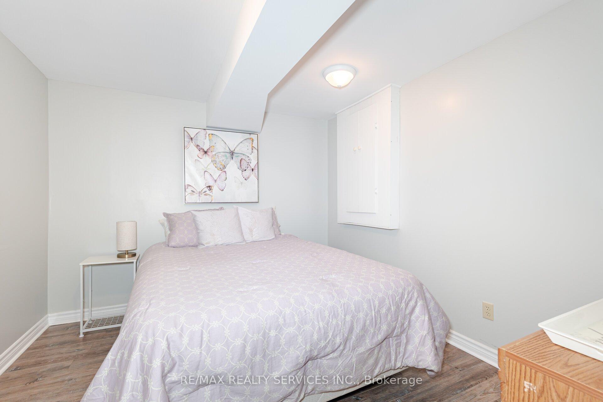 Photo 22 of 21 Camberley Crescent, Brampton, Brampton North — HOMEH
