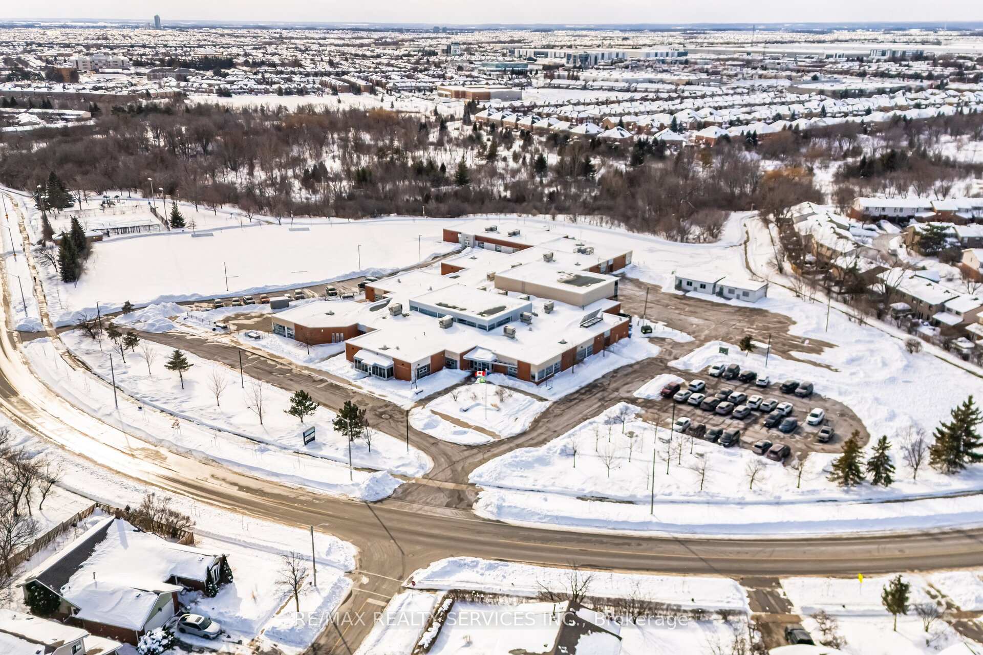 Photo 27 of 21 Camberley Crescent, Brampton, Brampton North — HOMEH