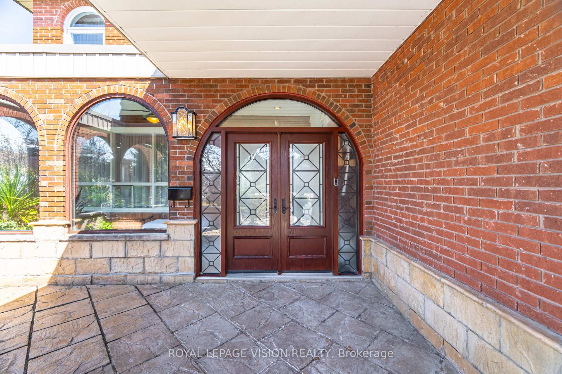 Photo 3 of 282 Firglen Ridge, Vaughan, Islington Woods — HOMEH