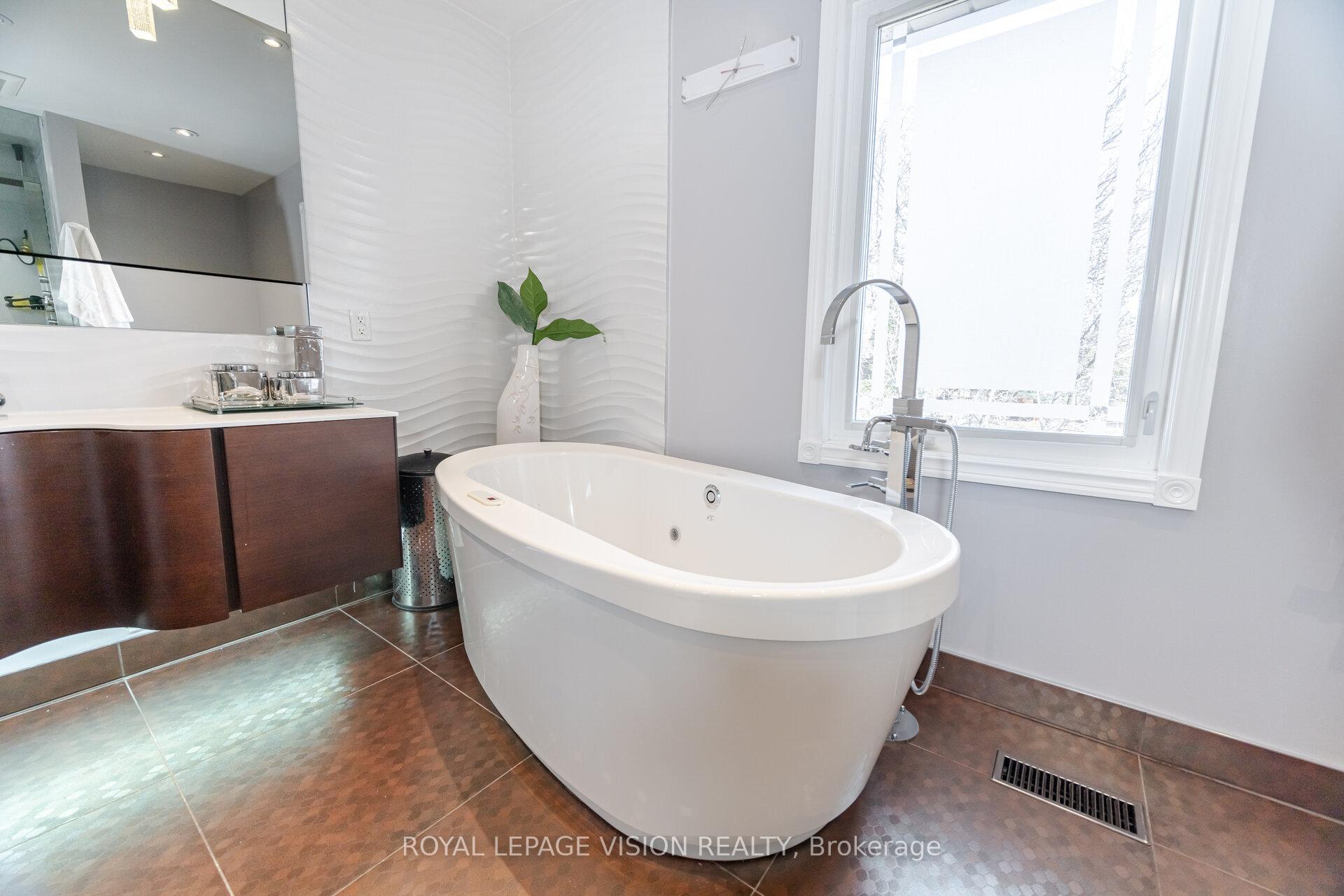 Photo 22 of 282 Firglen Ridge, Vaughan, Islington Woods — HOMEH