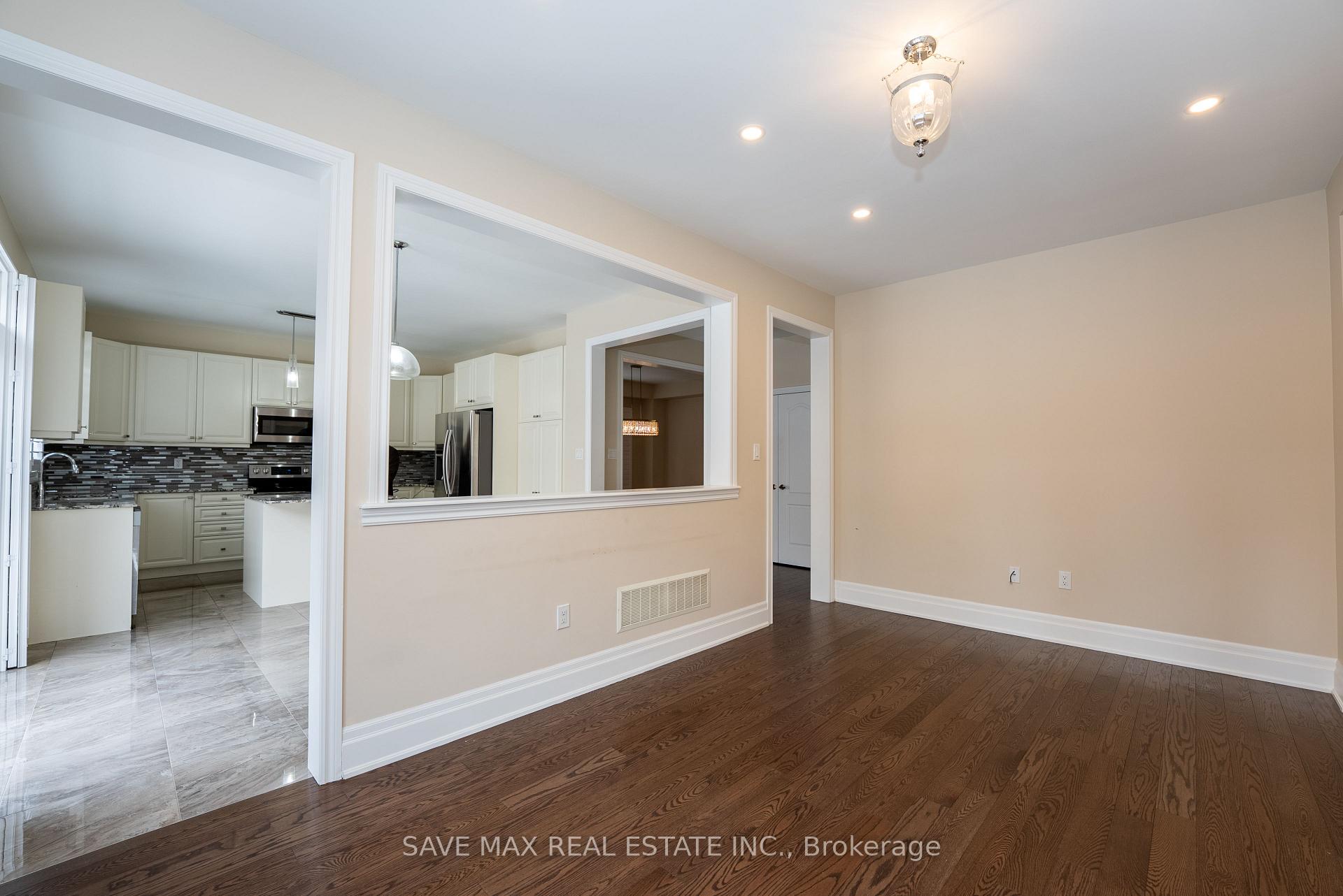 Photo 10 of 36 Roulette Crescent, Brampton, Northwest Brampton — HOMEH