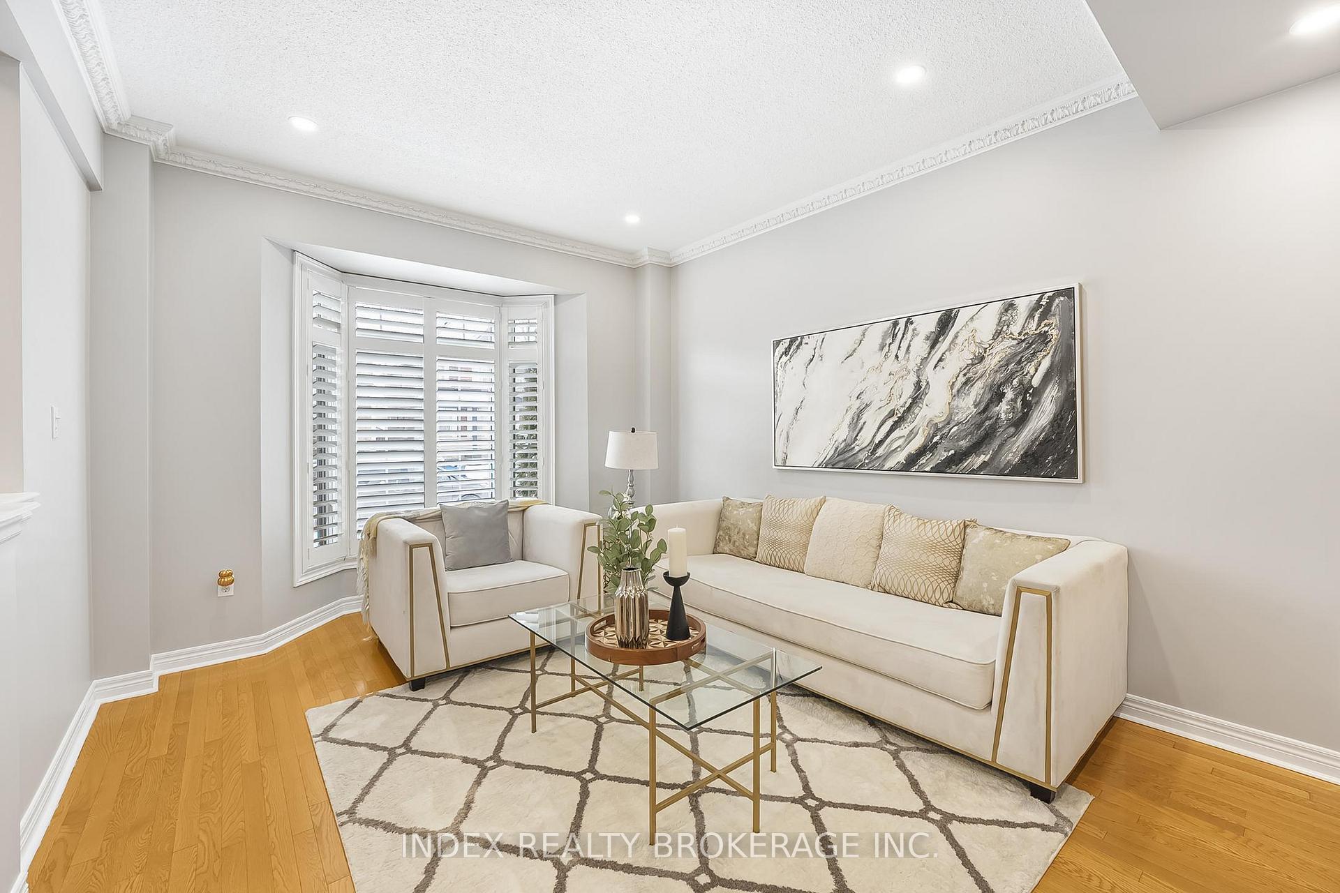 Photo 3 of 33 Timberwolf Road, Brampton, Bram East — HOMEH