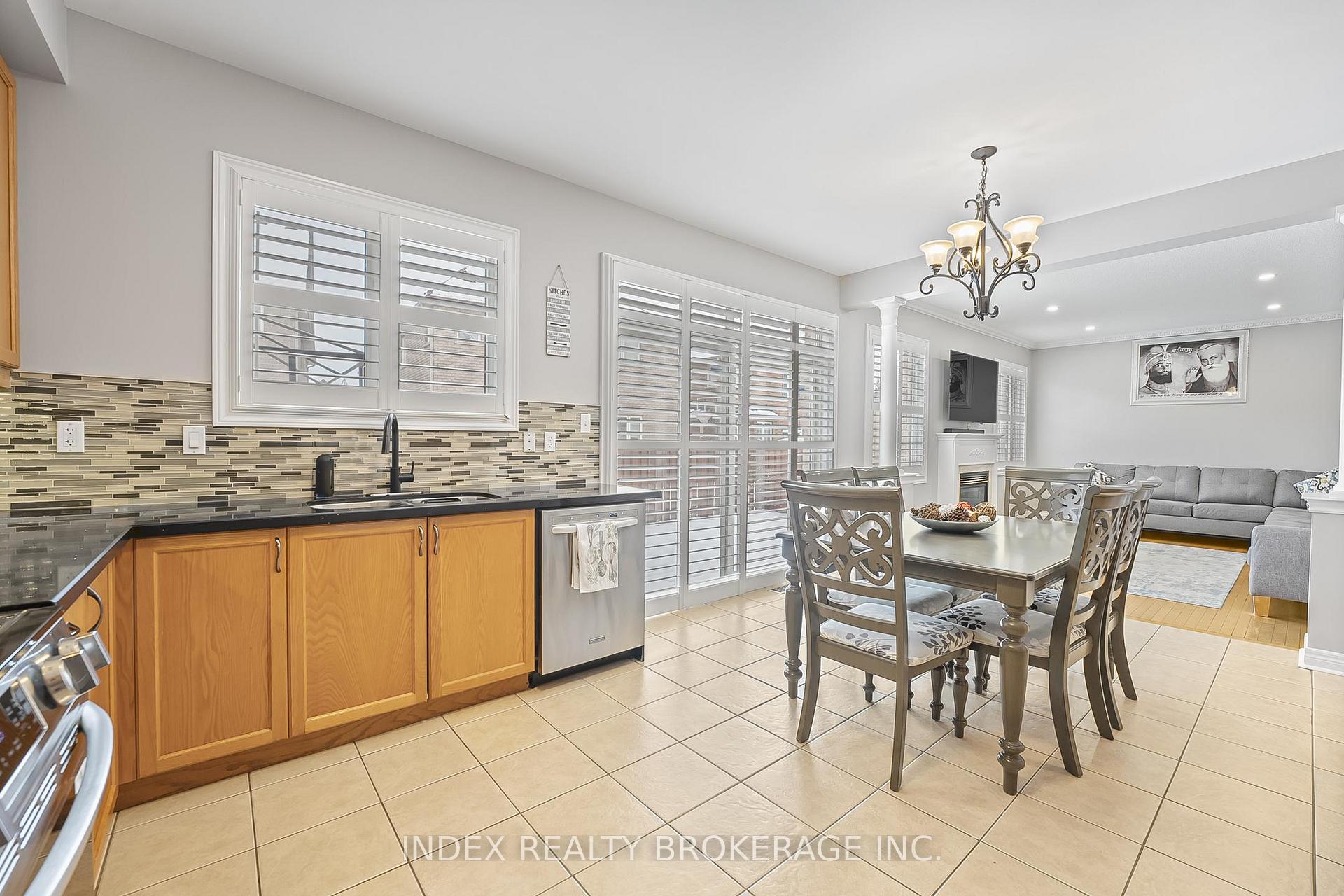 Photo 8 of 33 Timberwolf Road, Brampton, Bram East — HOMEH