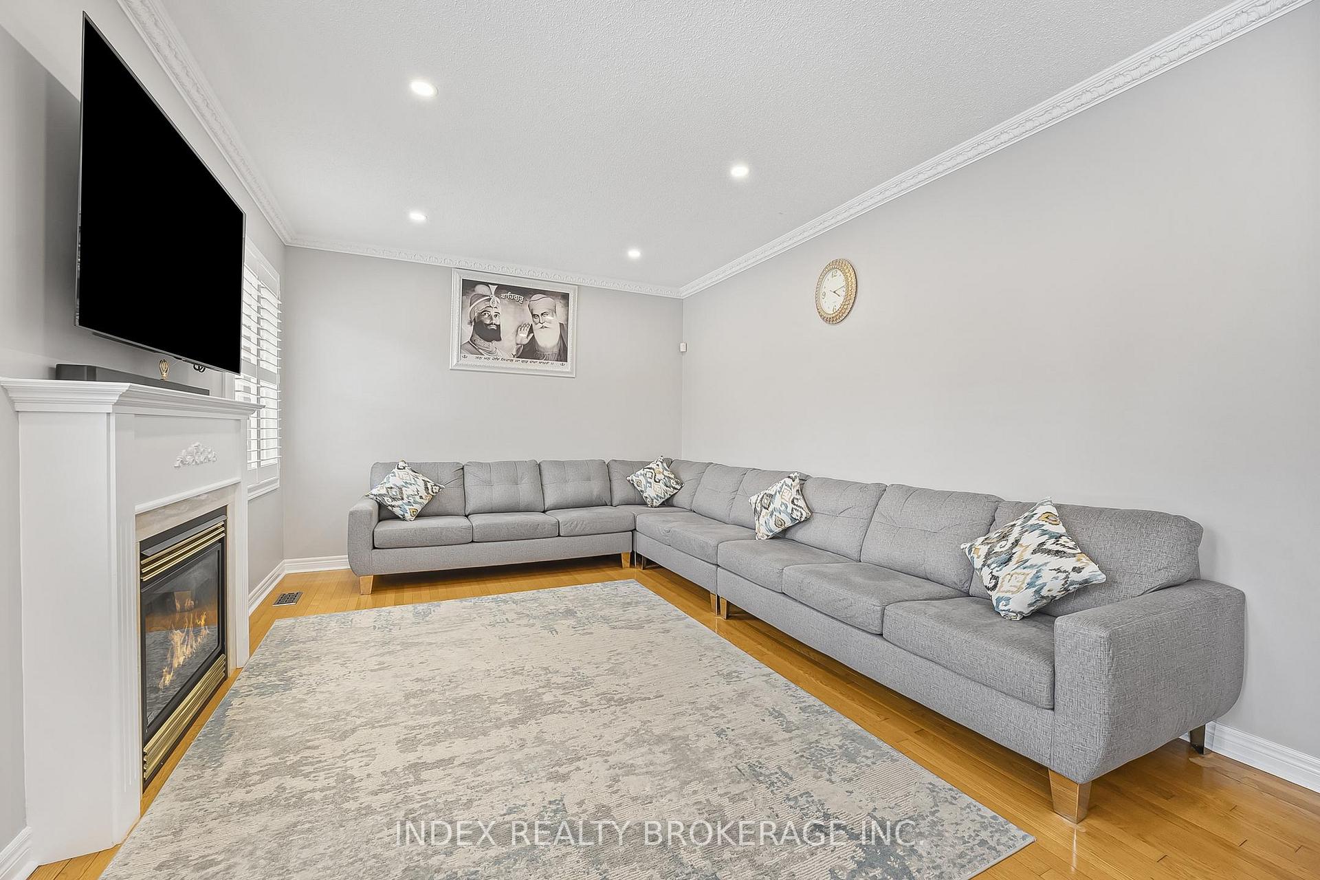 Photo 11 of 33 Timberwolf Road, Brampton, Bram East — HOMEH