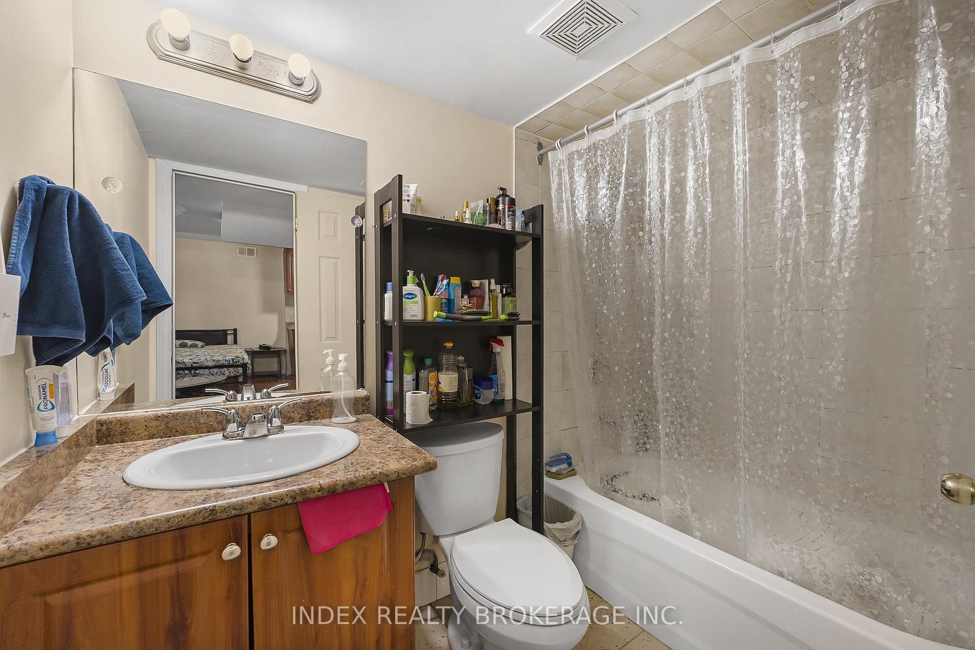 Photo 35 of 33 Timberwolf Road, Brampton, Bram East — HOMEH