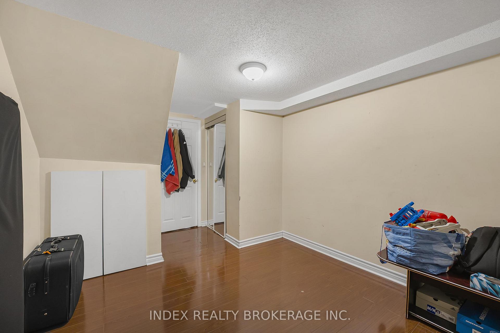 Photo 38 of 33 Timberwolf Road, Brampton, Bram East — HOMEH