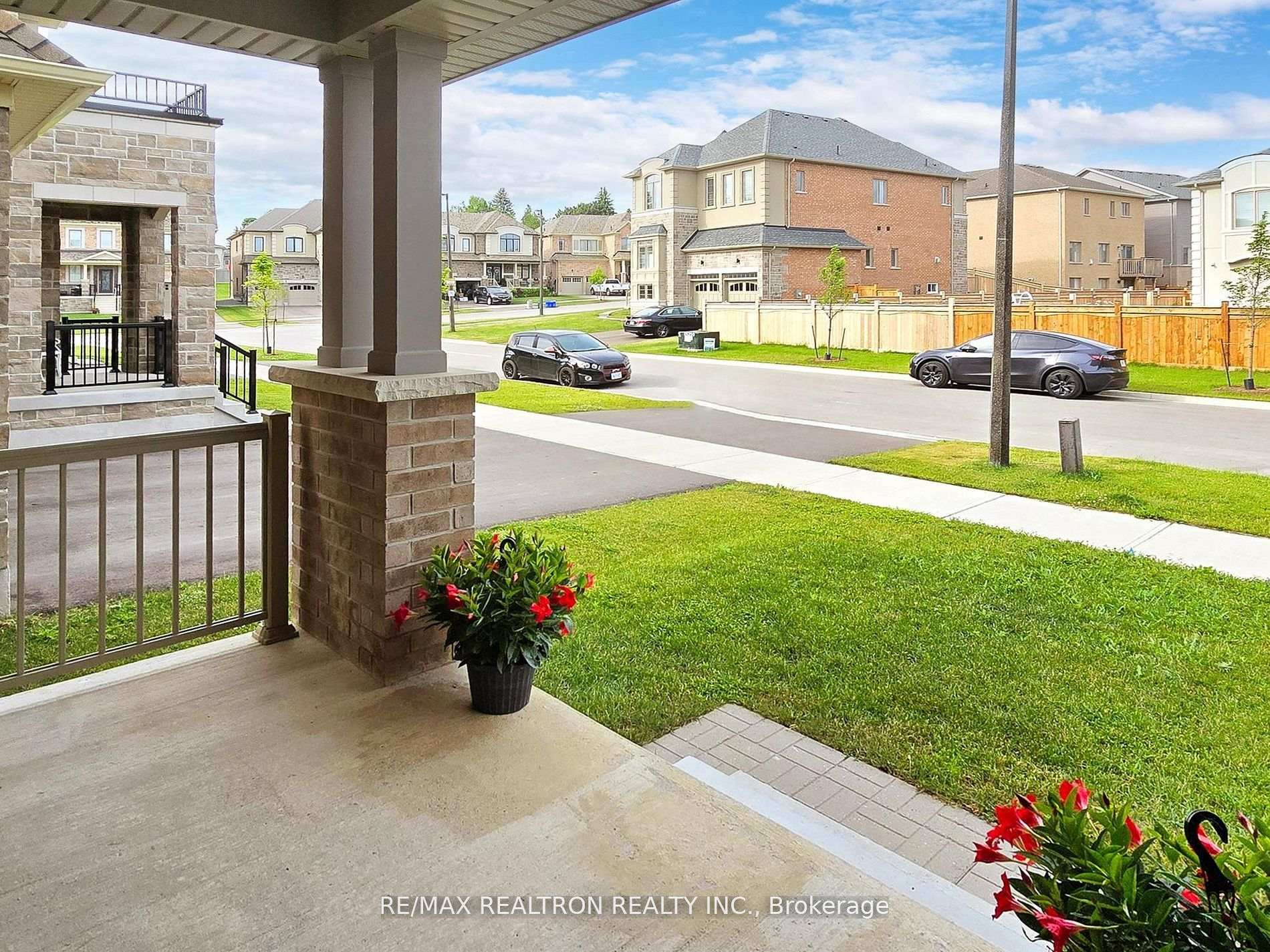 Photo 5 of 5 Pietrowski Drive, Georgina, Keswick North — HOMEH