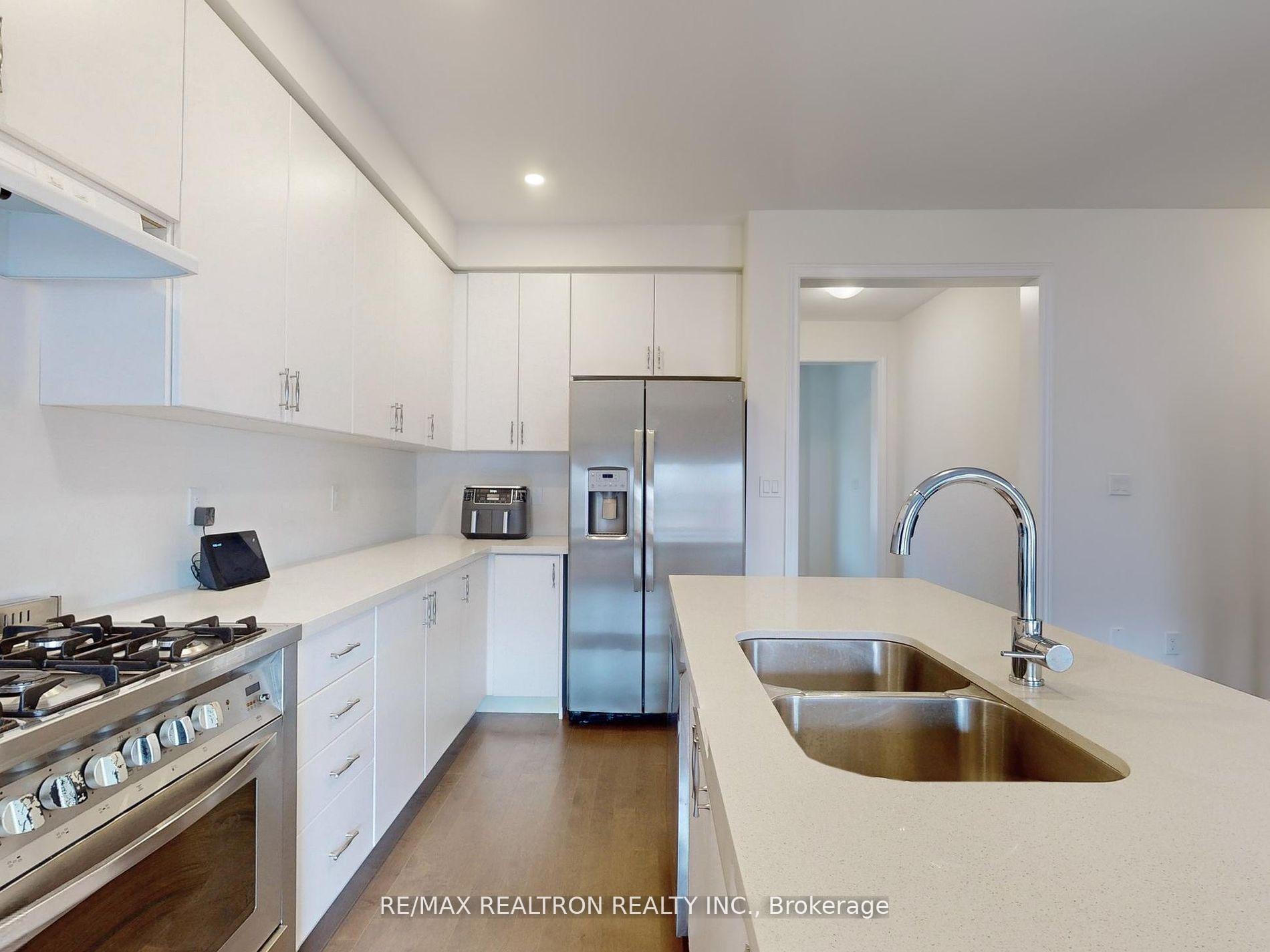 Photo 10 of 5 Pietrowski Drive, Georgina, Keswick North — HOMEH