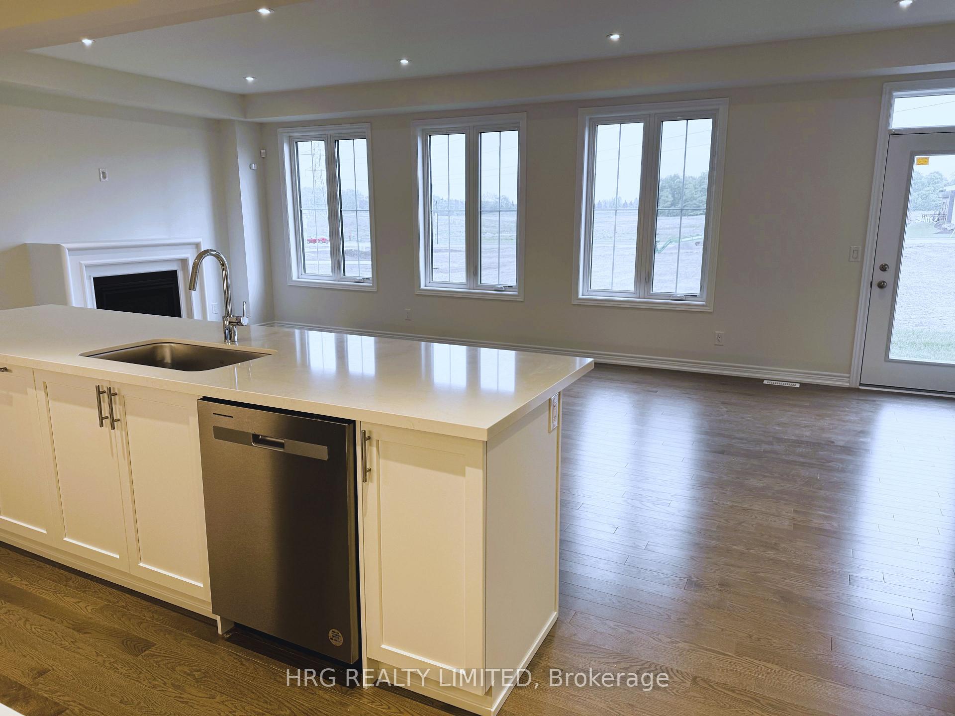 Photo 5 of 46 Guernsey Drive W, Kitchener — HOMEH