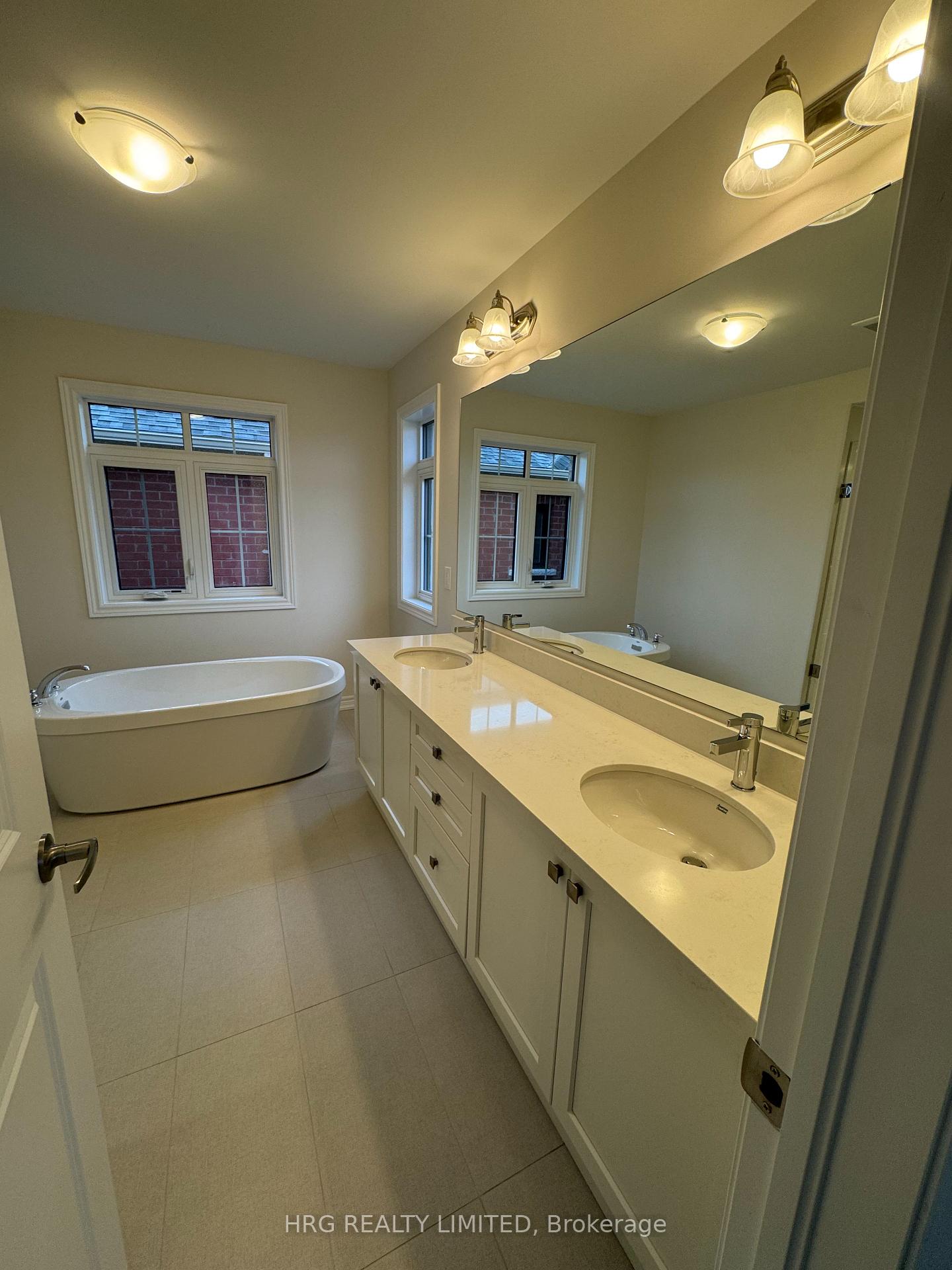 Photo 14 of 46 Guernsey Drive W, Kitchener — HOMEH