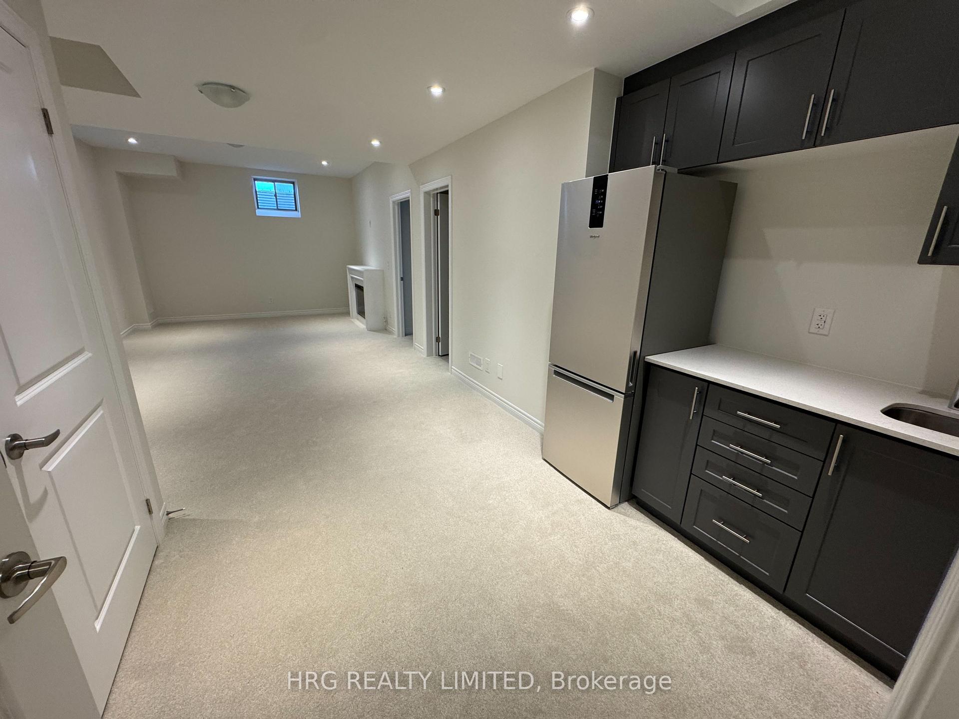 Photo 17 of 46 Guernsey Drive W, Kitchener — HOMEH