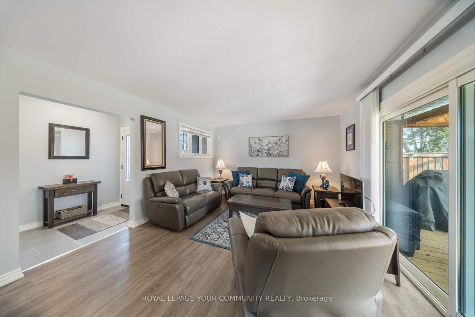 Photo 7 of 37 Burgby Avenue, Brampton, Northwood Park — HOMEH