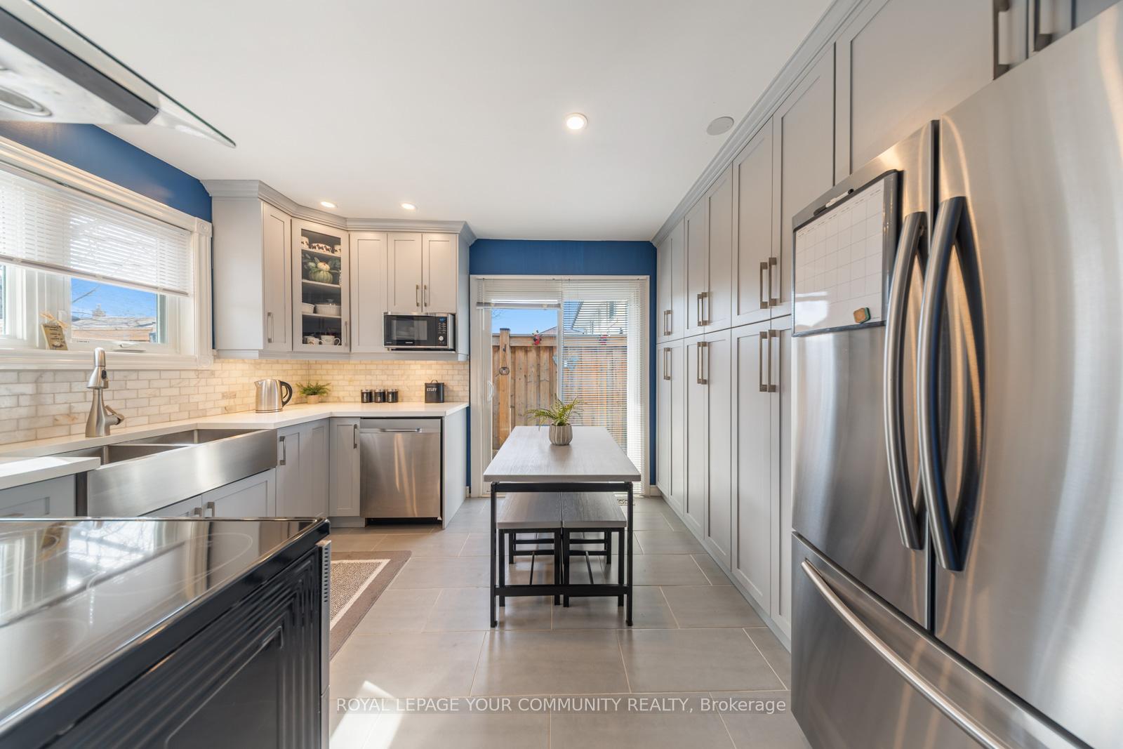 Photo 9 of 37 Burgby Avenue, Brampton, Northwood Park — HOMEH