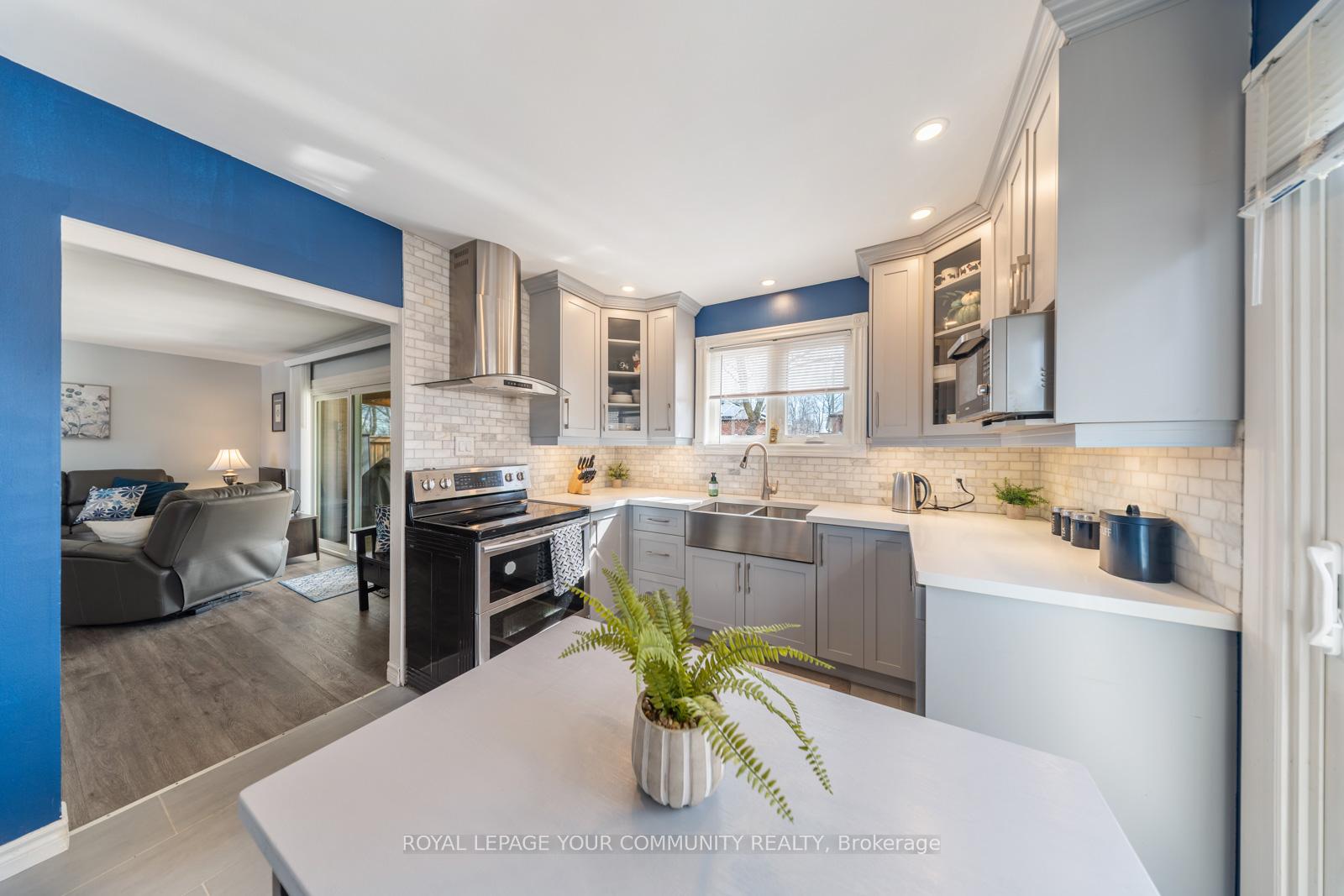 Photo 24 of 37 Burgby Avenue, Brampton, Northwood Park — HOMEH
