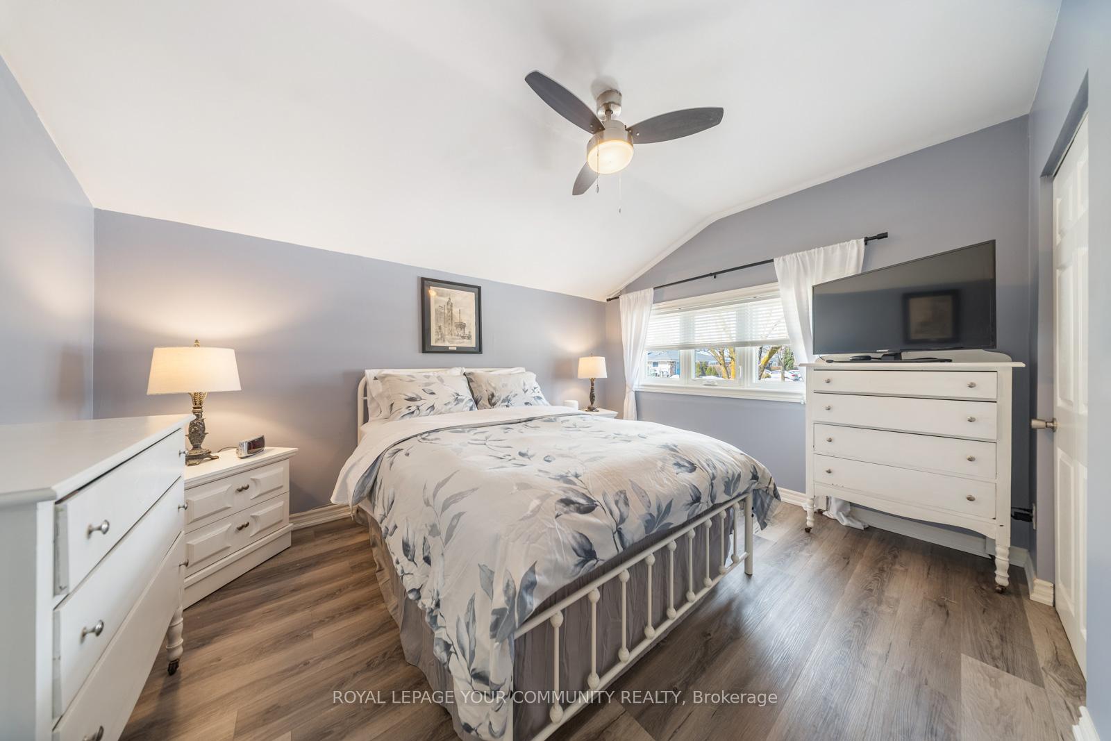 Photo 15 of 37 Burgby Avenue, Brampton, Northwood Park — HOMEH