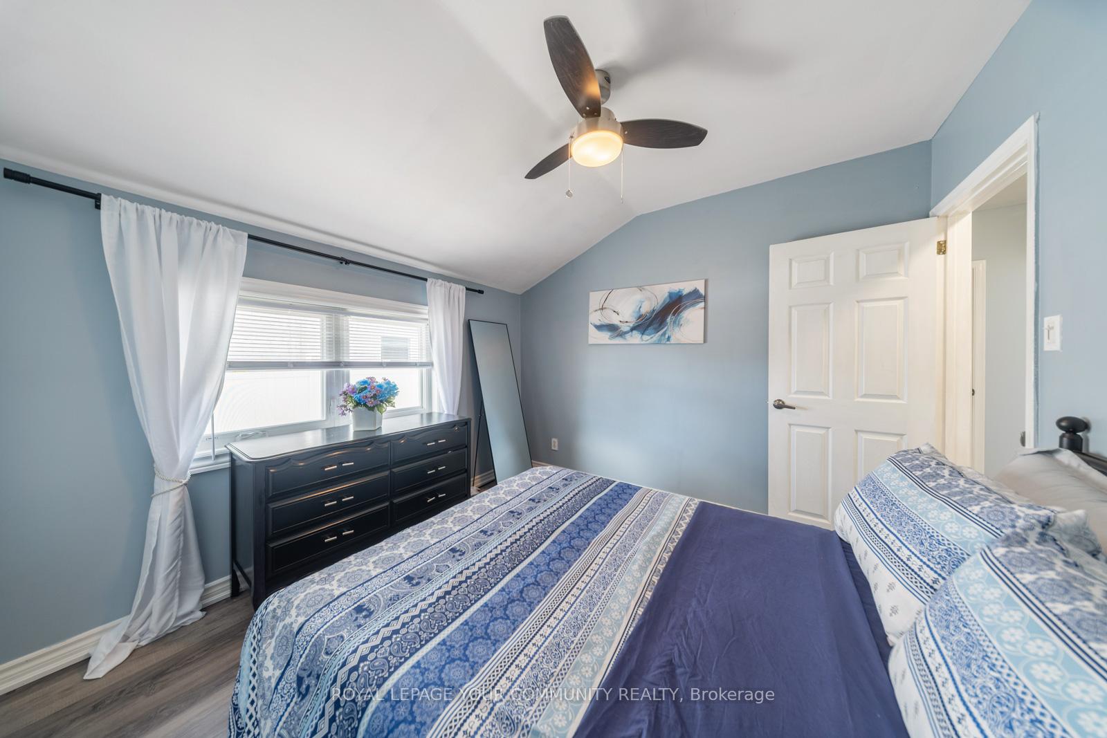 Photo 20 of 37 Burgby Avenue, Brampton, Northwood Park — HOMEH