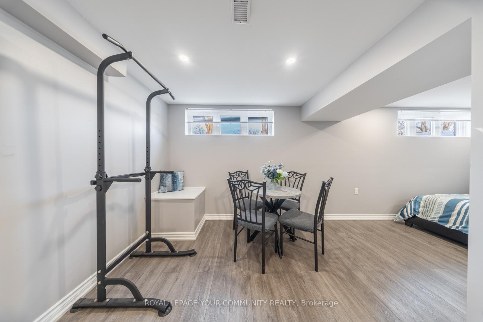 Photo 28 of 37 Burgby Avenue, Brampton, Northwood Park — HOMEH