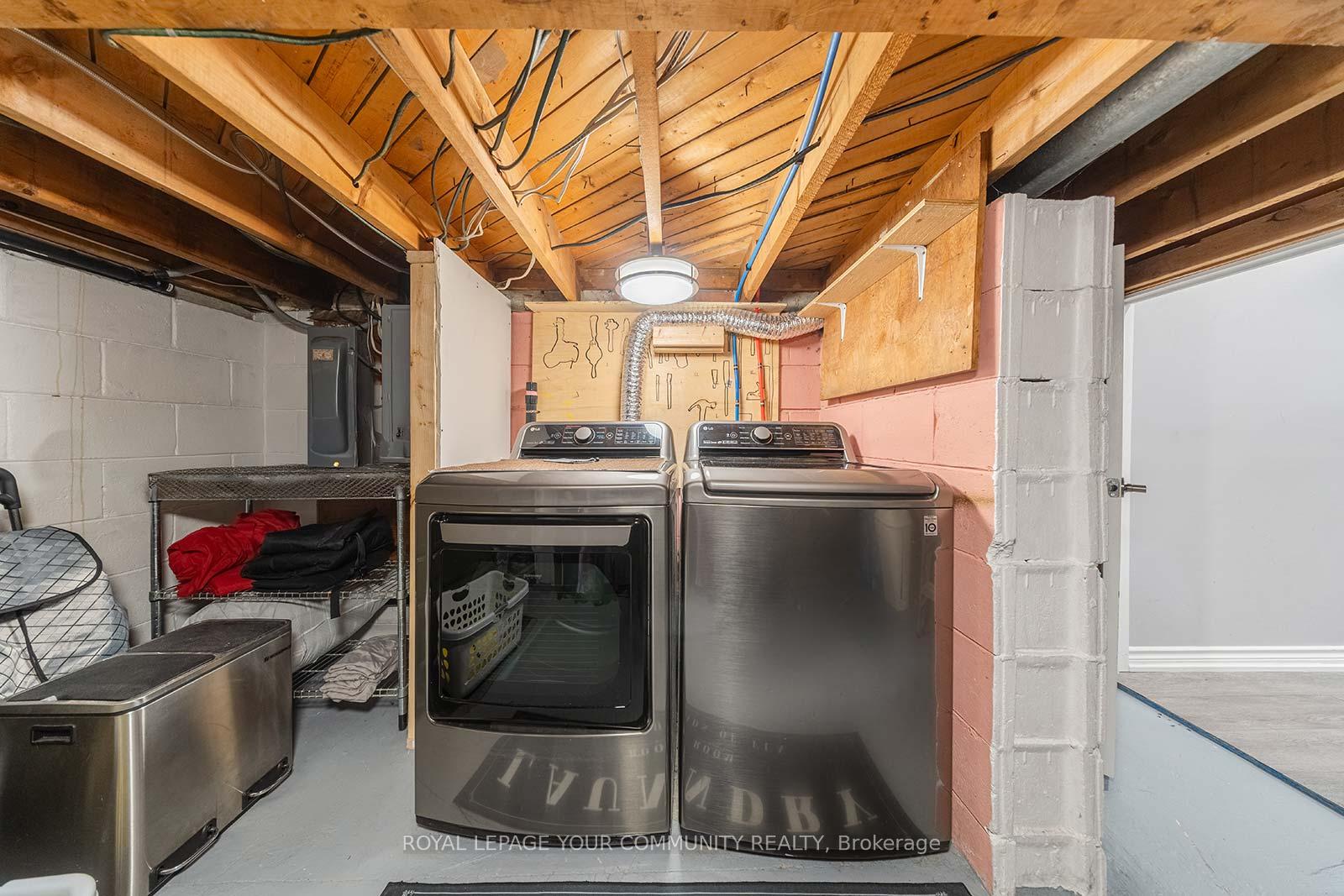 Photo 32 of 37 Burgby Avenue, Brampton, Northwood Park — HOMEH