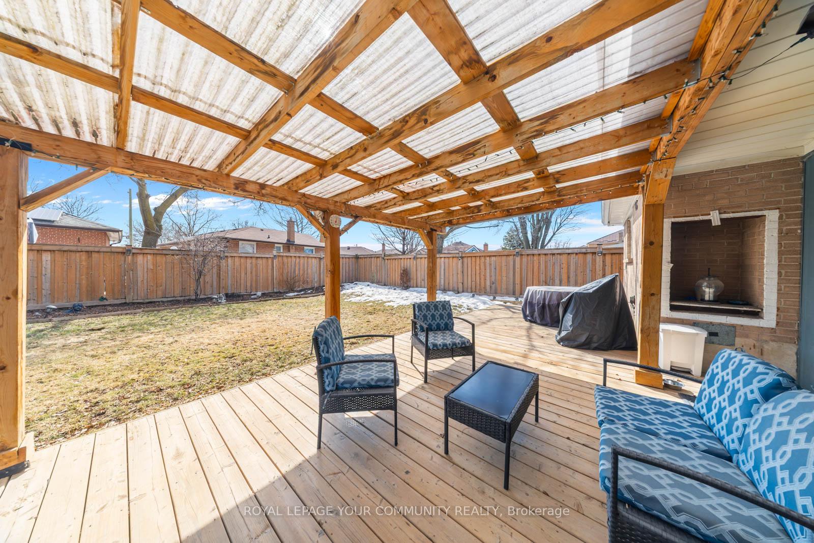 Photo 33 of 37 Burgby Avenue, Brampton, Northwood Park — HOMEH