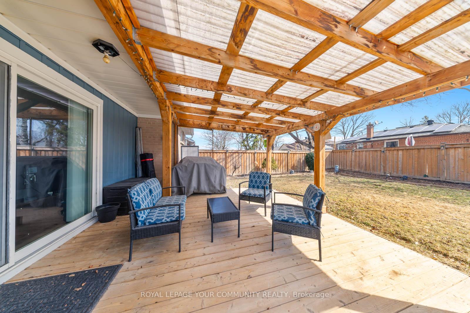 Photo 34 of 37 Burgby Avenue, Brampton, Northwood Park — HOMEH