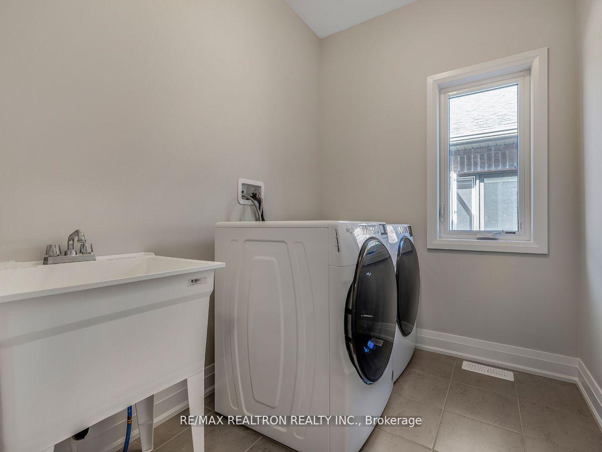 Photo 14 of 36 Periwinkle Road W, Springwater, Midhurst — HOMEH
