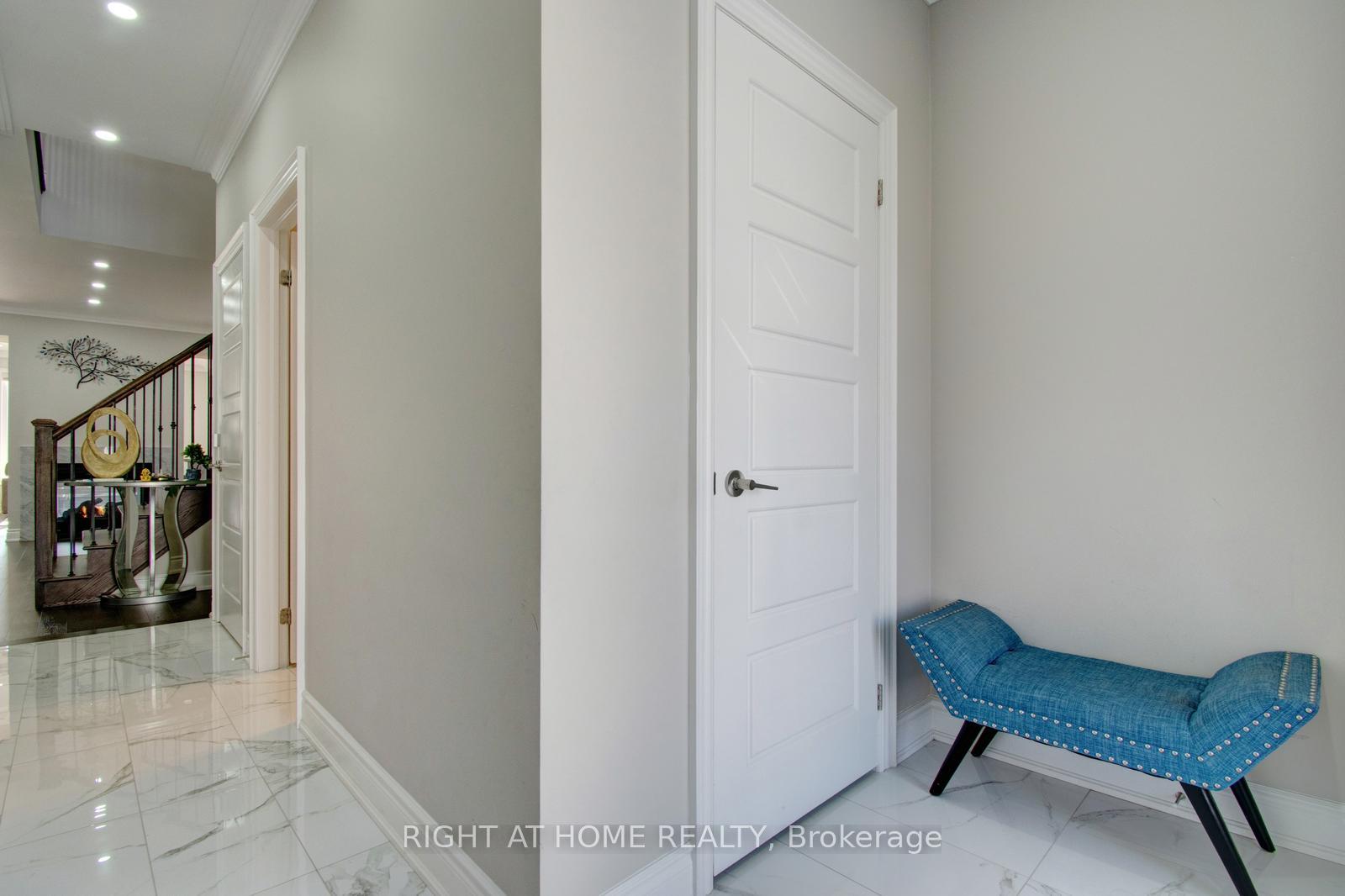Photo 5 of 18 Twilley Road, Brampton, Brampton West — HOMEH
