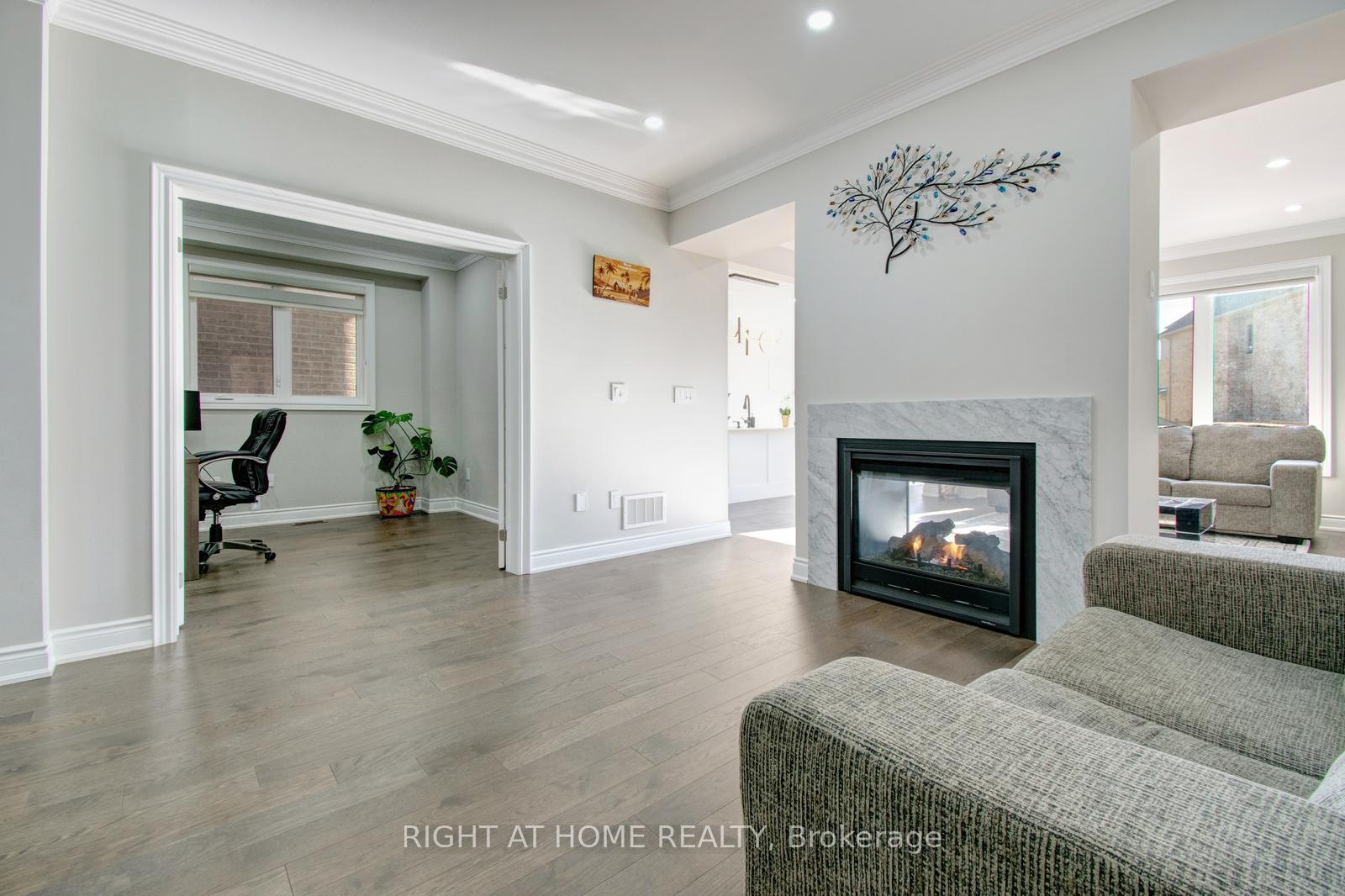 Photo 8 of 18 Twilley Road, Brampton, Brampton West — HOMEH