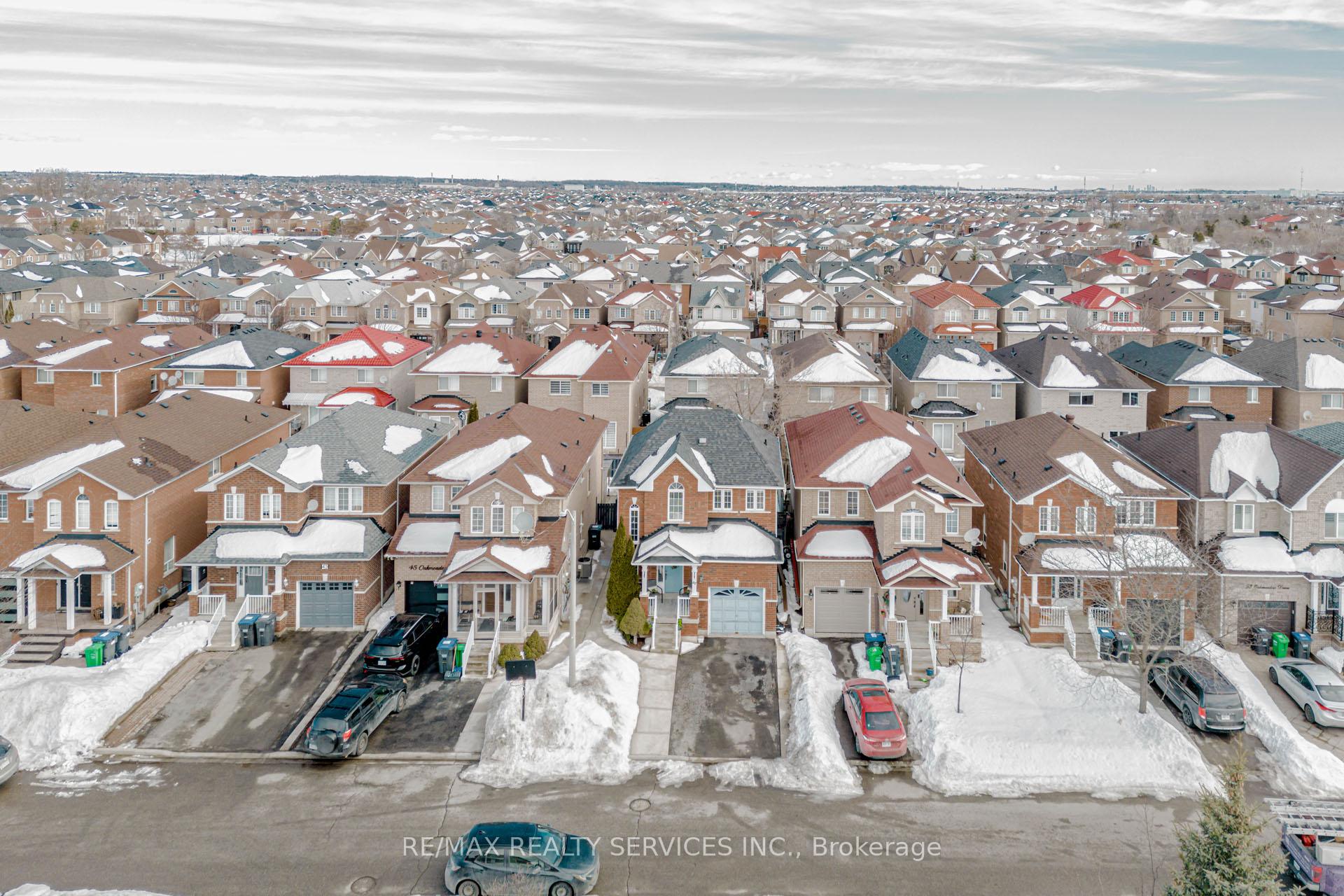 Photo 1 of 47 Oakmeadow Drive, Brampton, Fletcher's Meadow — HOMEH