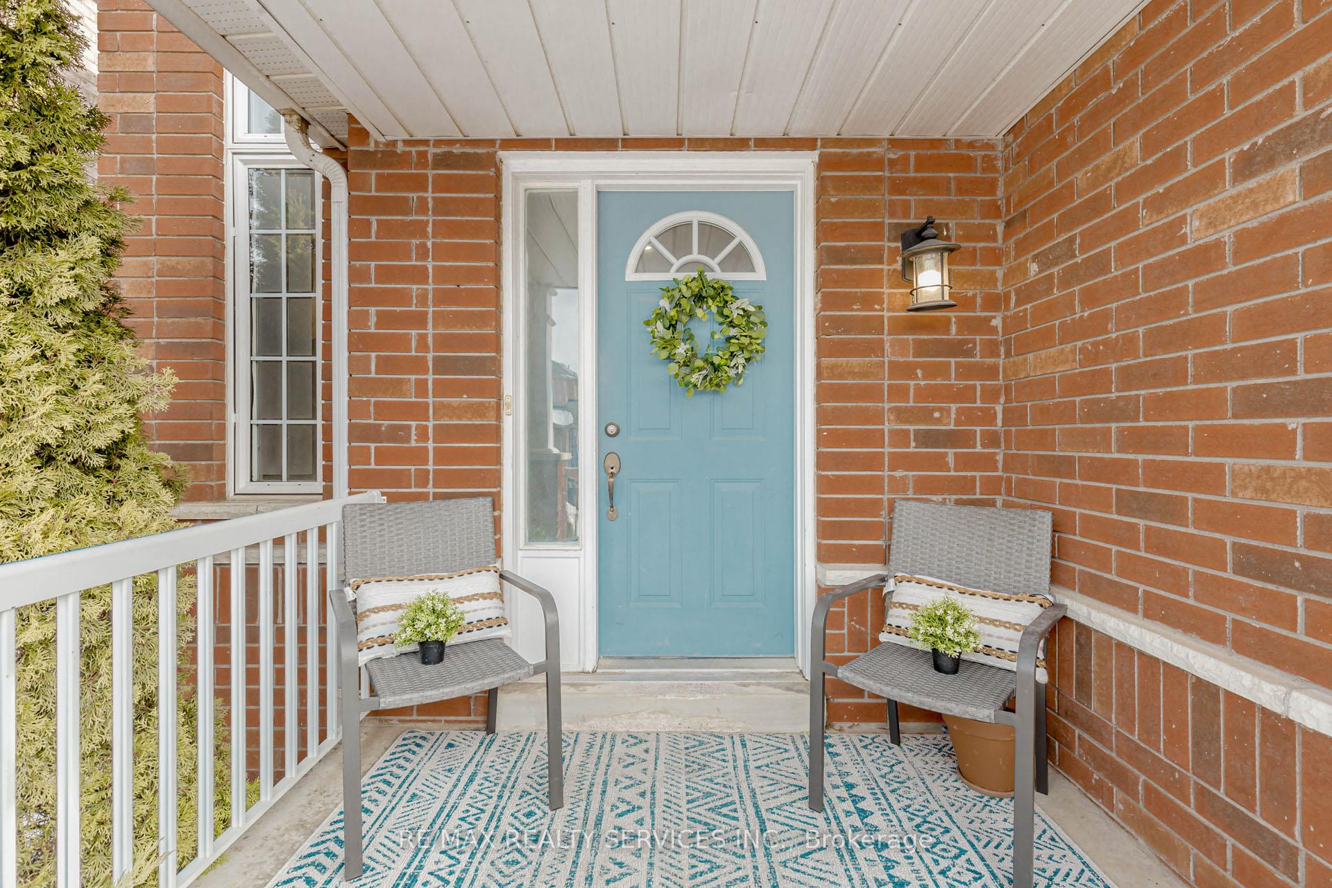 Photo 6 of 47 Oakmeadow Drive, Brampton, Fletcher's Meadow — HOMEH