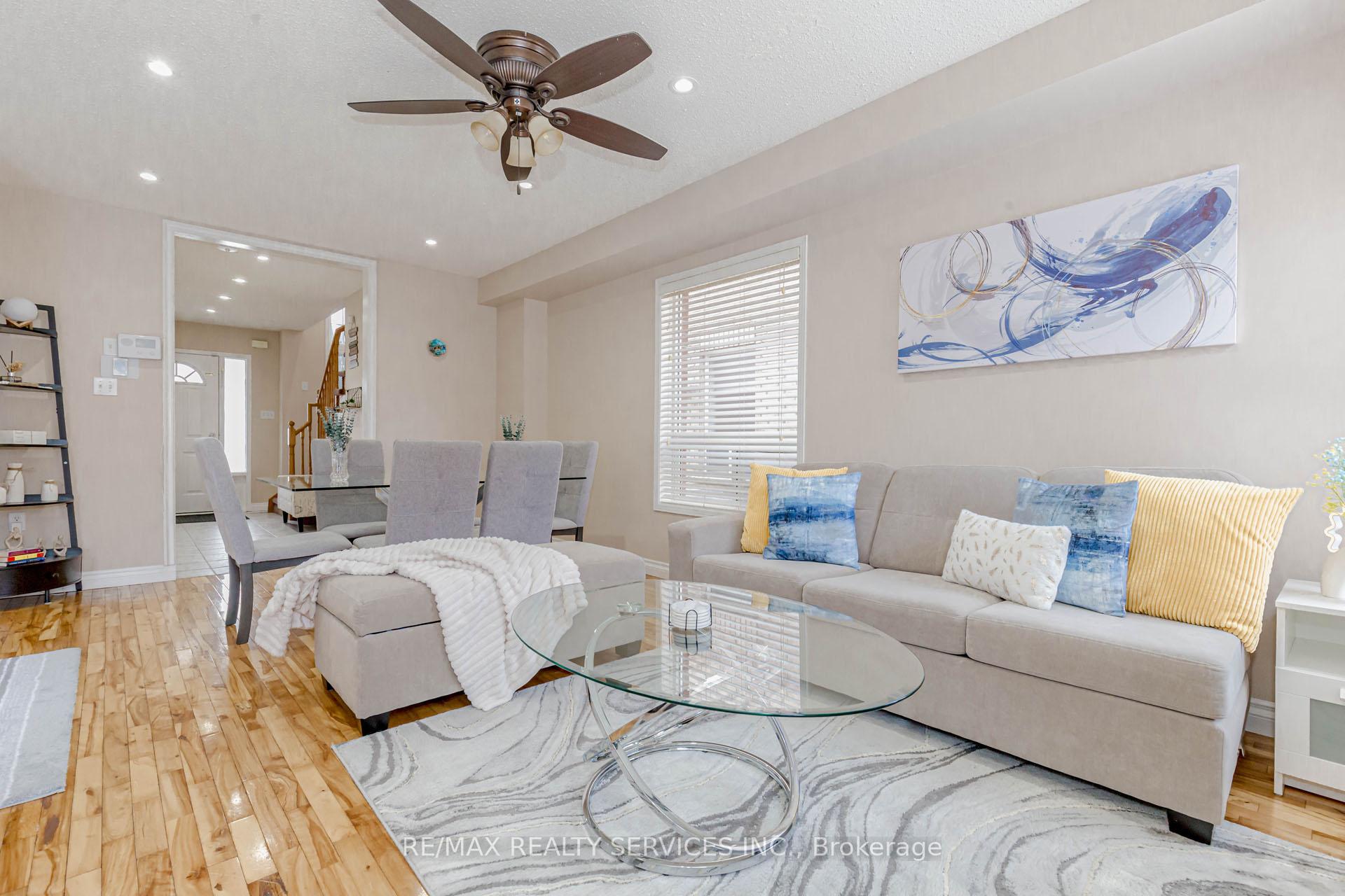 Photo 11 of 47 Oakmeadow Drive, Brampton, Fletcher's Meadow — HOMEH