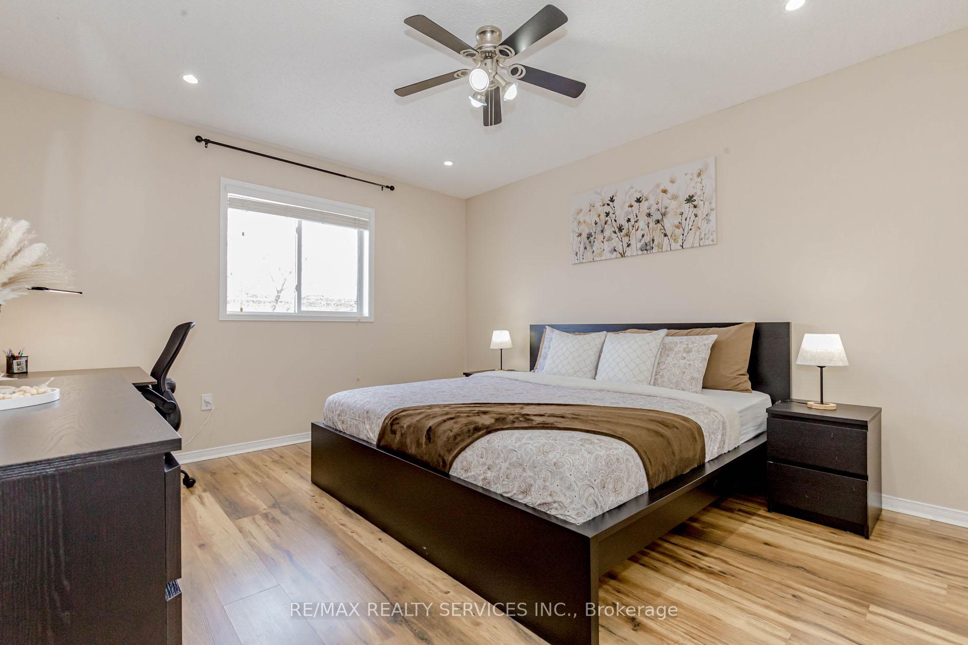 Photo 22 of 47 Oakmeadow Drive, Brampton, Fletcher's Meadow — HOMEH