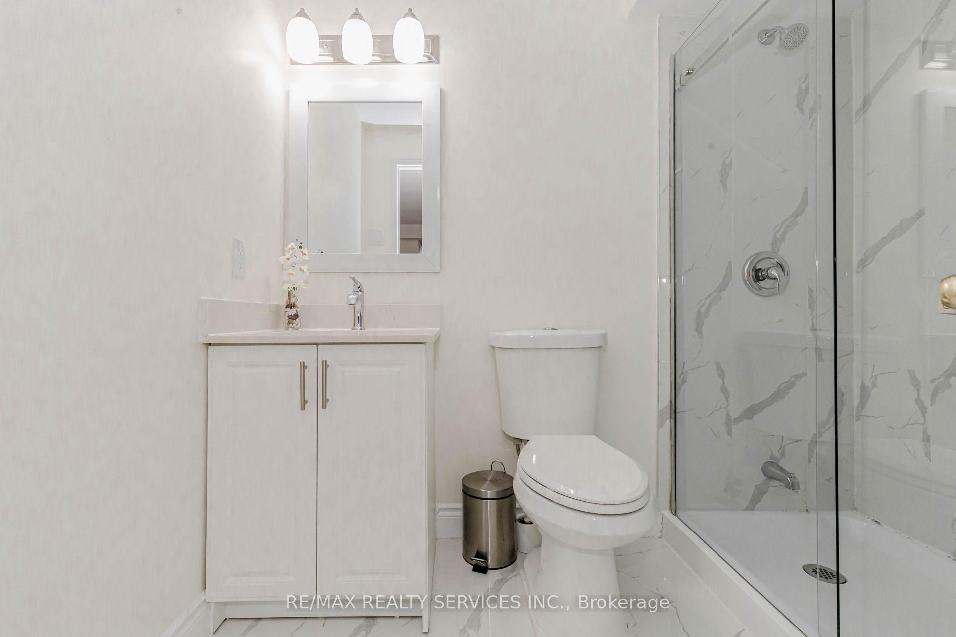 Photo 30 of 47 Oakmeadow Drive, Brampton, Fletcher's Meadow — HOMEH