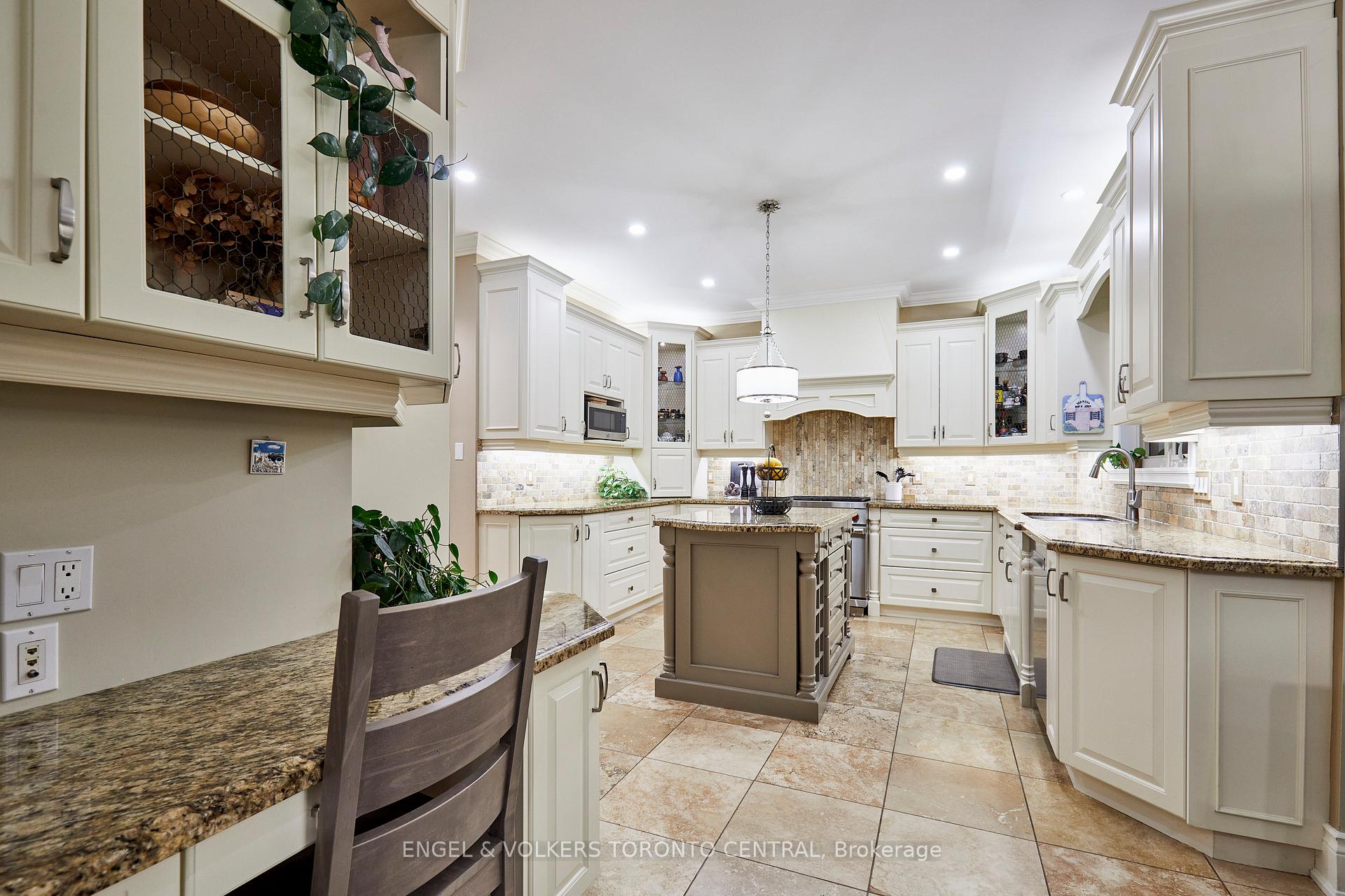 Photo 8 of 66 Varcoe Road, Clarington, Courtice — HOMEH