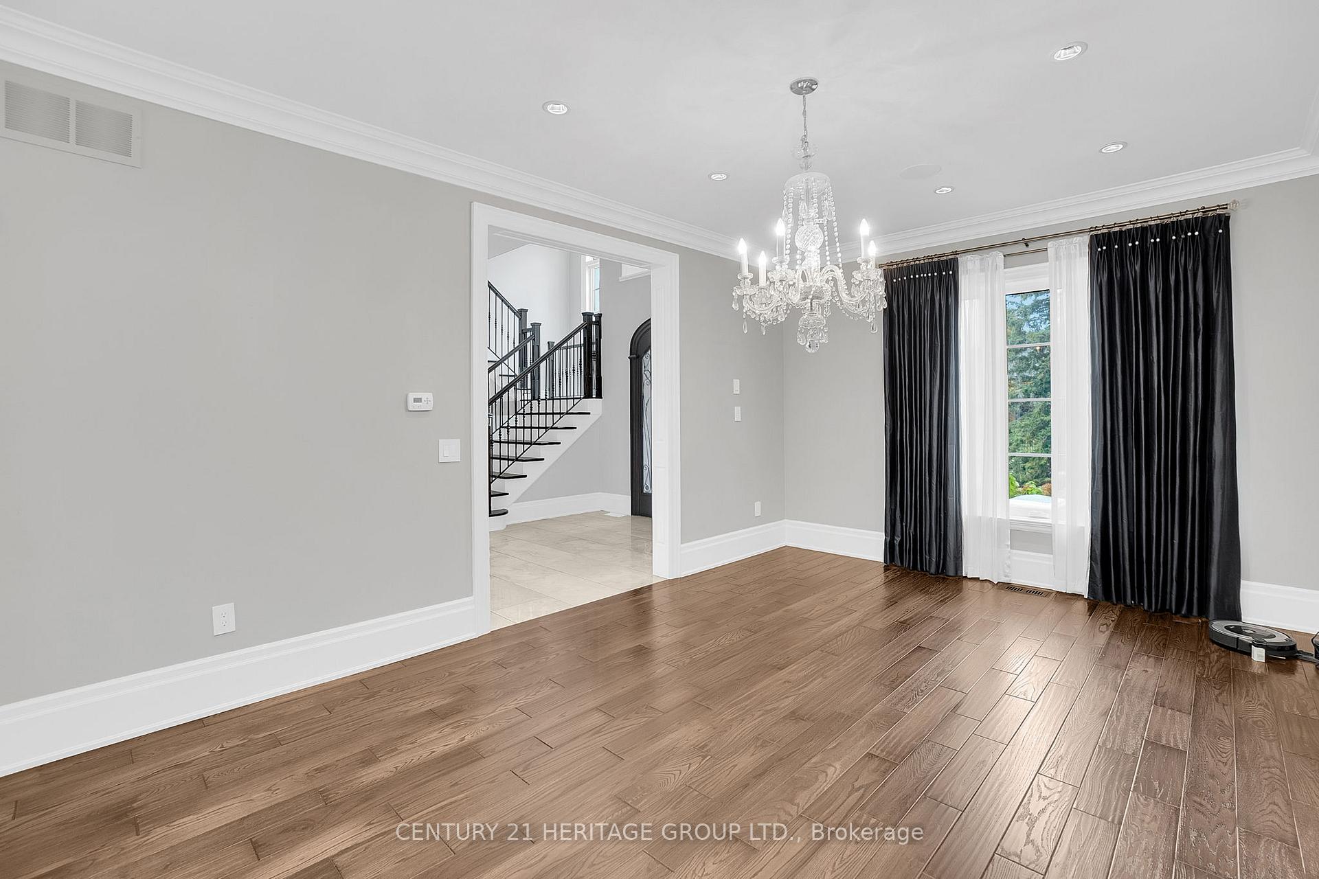 Photo 6 of 3 Curran Court, King, King City — HOMEH