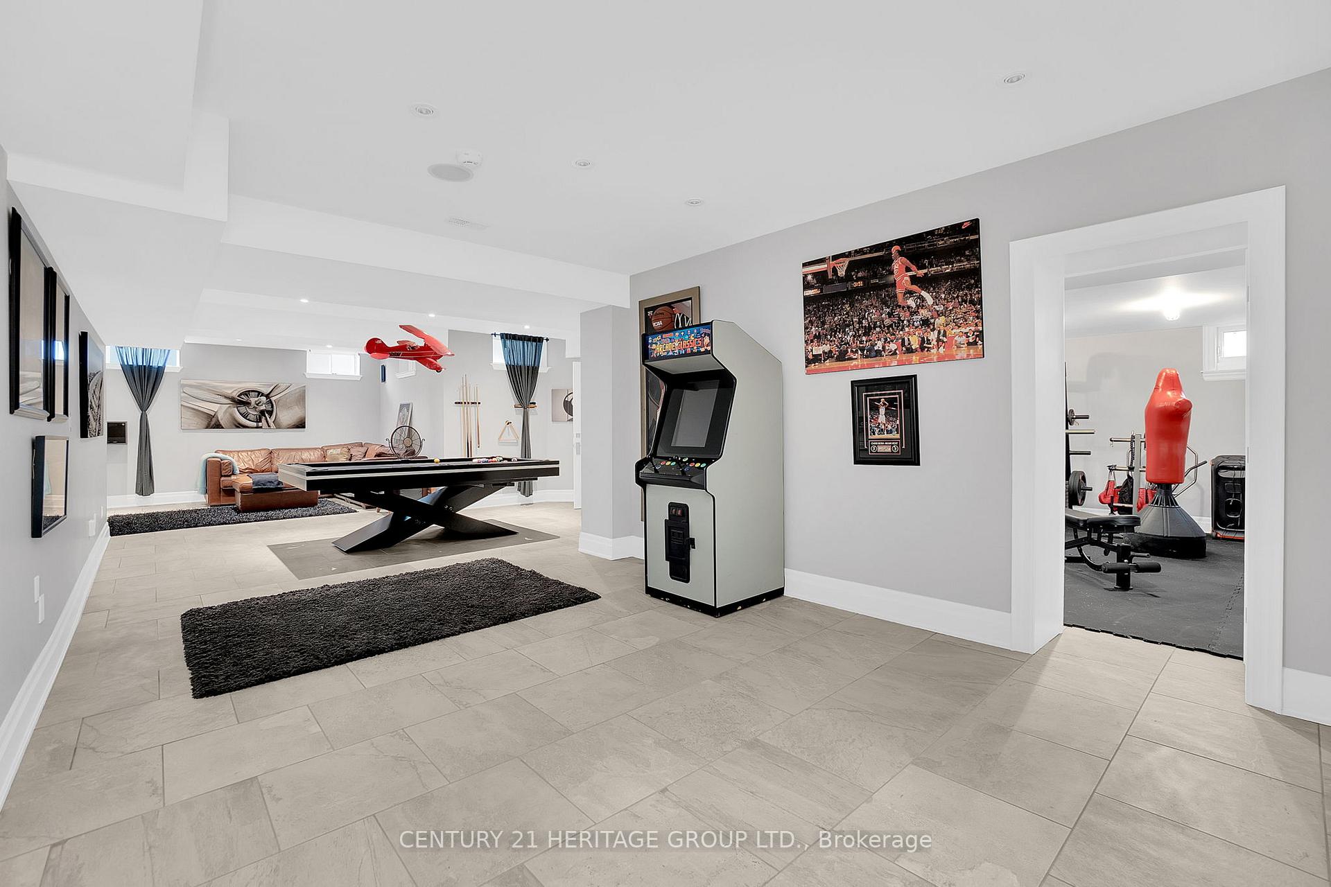 Photo 23 of 3 Curran Court, King, King City — HOMEH