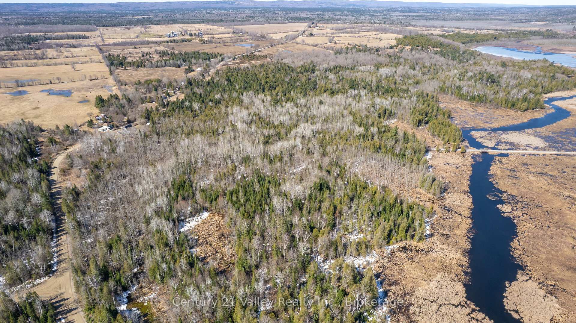 Photo 8 of 01 Ashdad Road E, Greater Madawaska — HOMEH