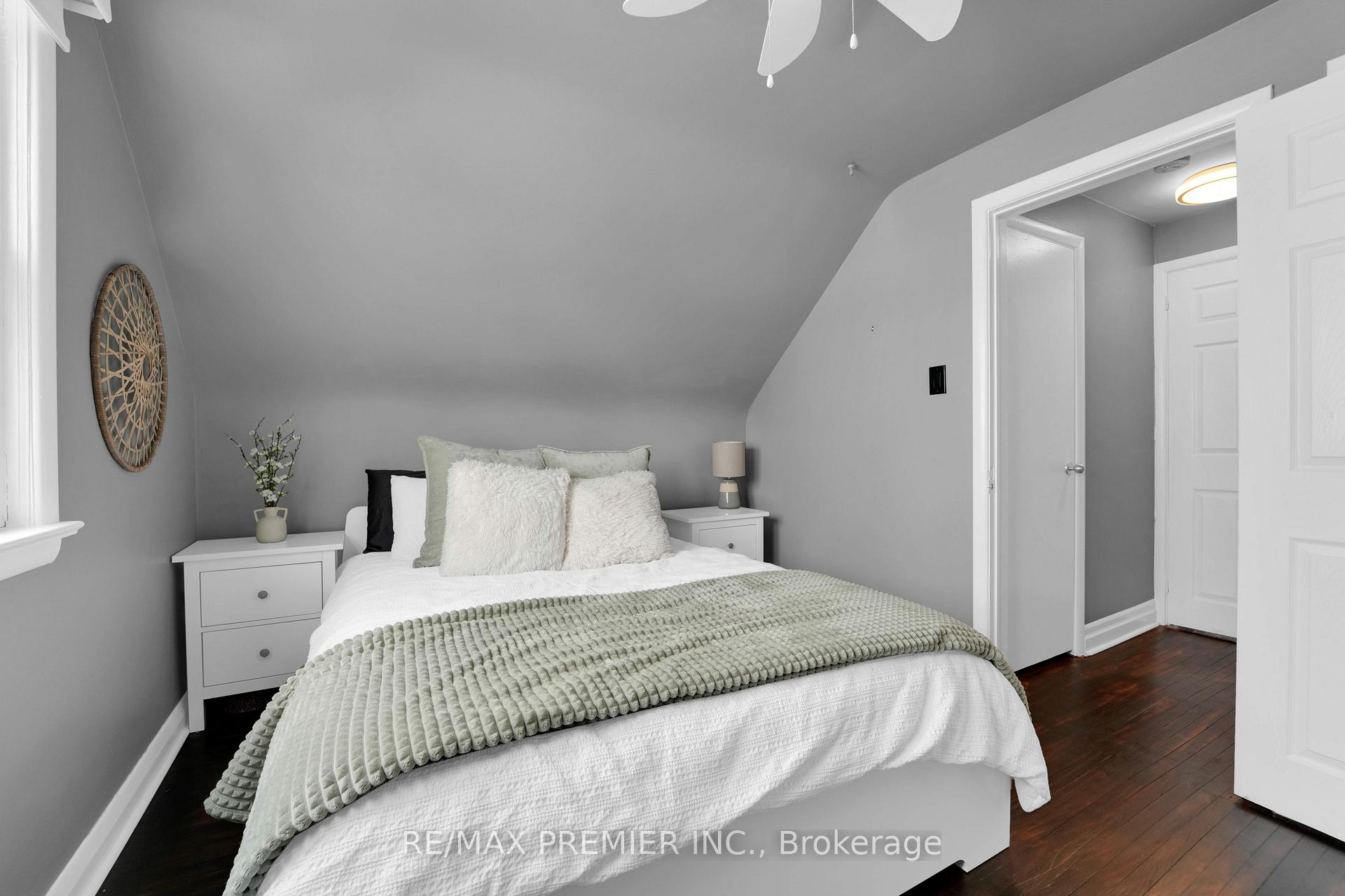 Photo 20 of 12 Burns Place, Hamilton, Raleigh — HOMEH