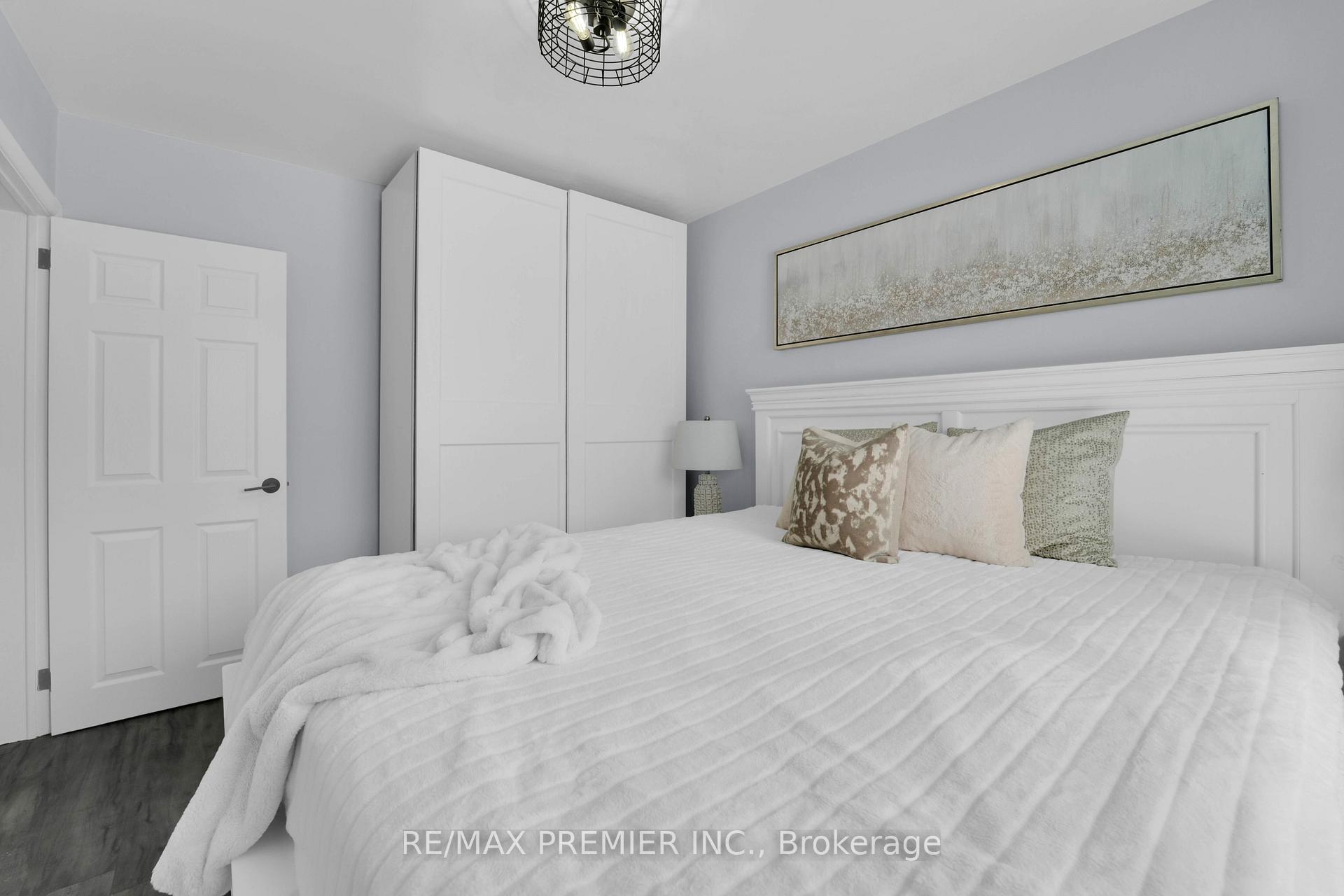 Photo 24 of 12 Burns Place, Hamilton, Raleigh — HOMEH