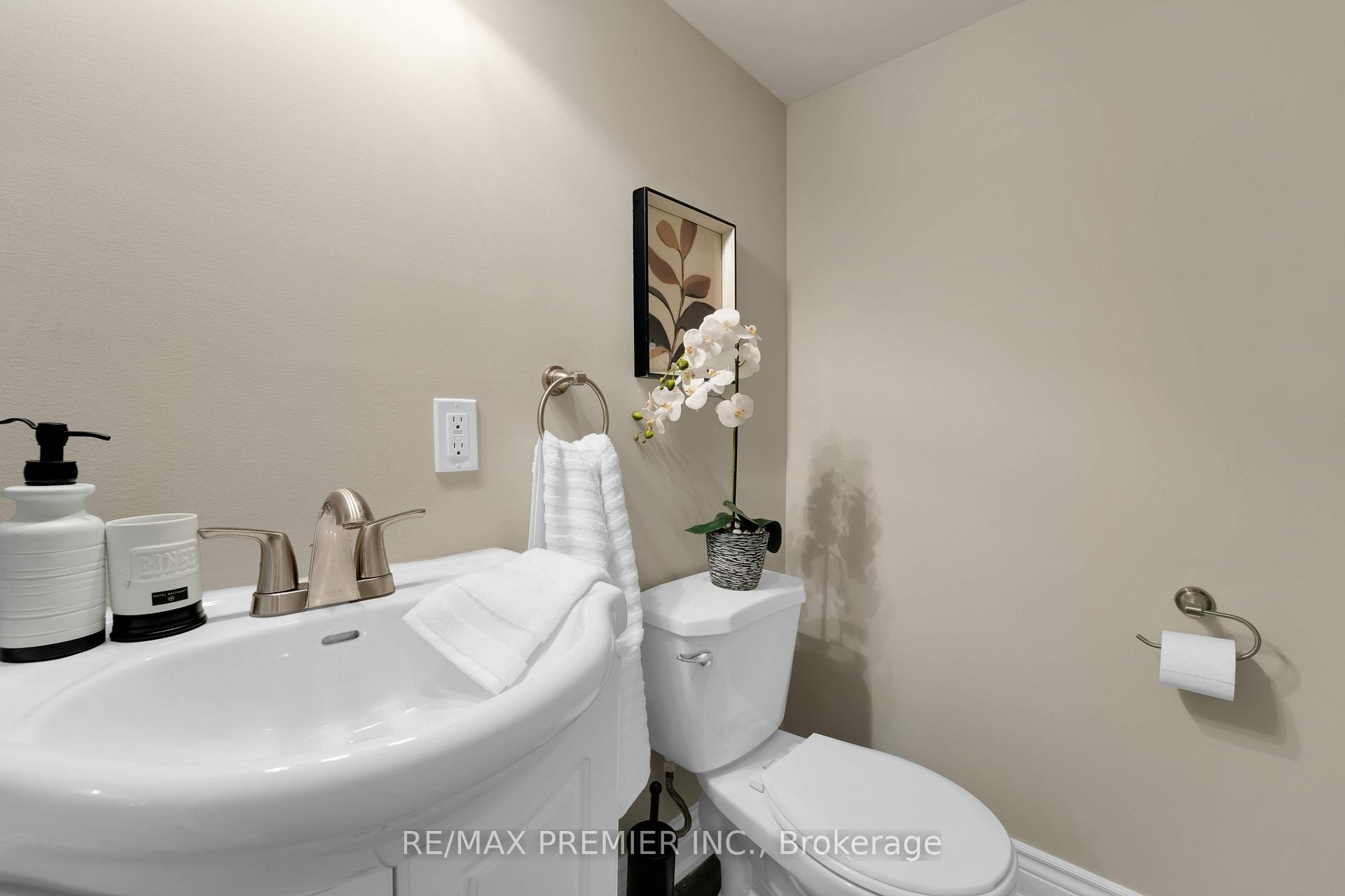 Photo 29 of 12 Burns Place, Hamilton, Raleigh — HOMEH