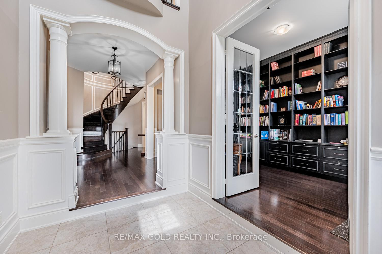Photo 4 of 54 Viewmount Crescent, Brampton, Snelgrove — HOMEH