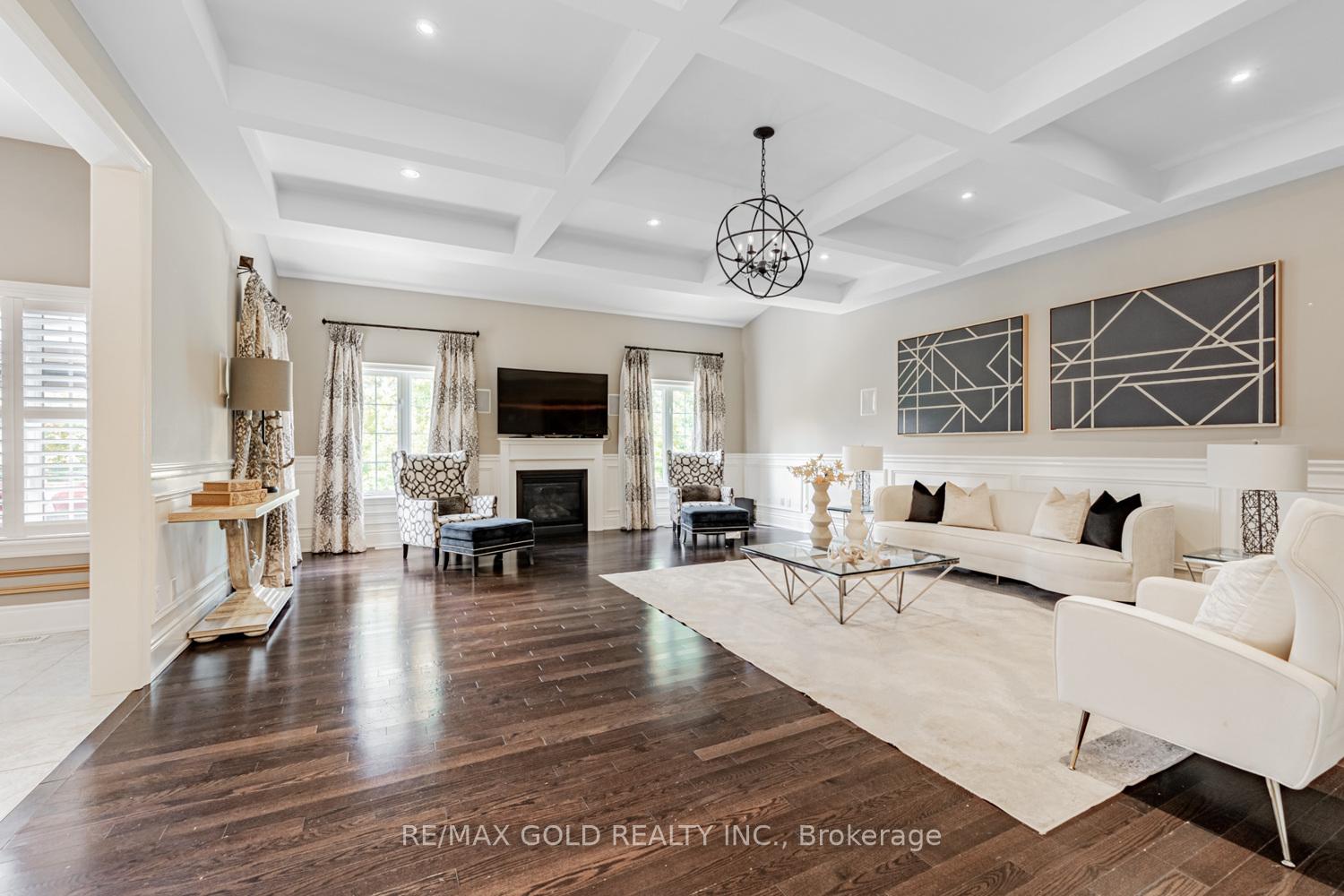 Photo 8 of 54 Viewmount Crescent, Brampton, Snelgrove — HOMEH