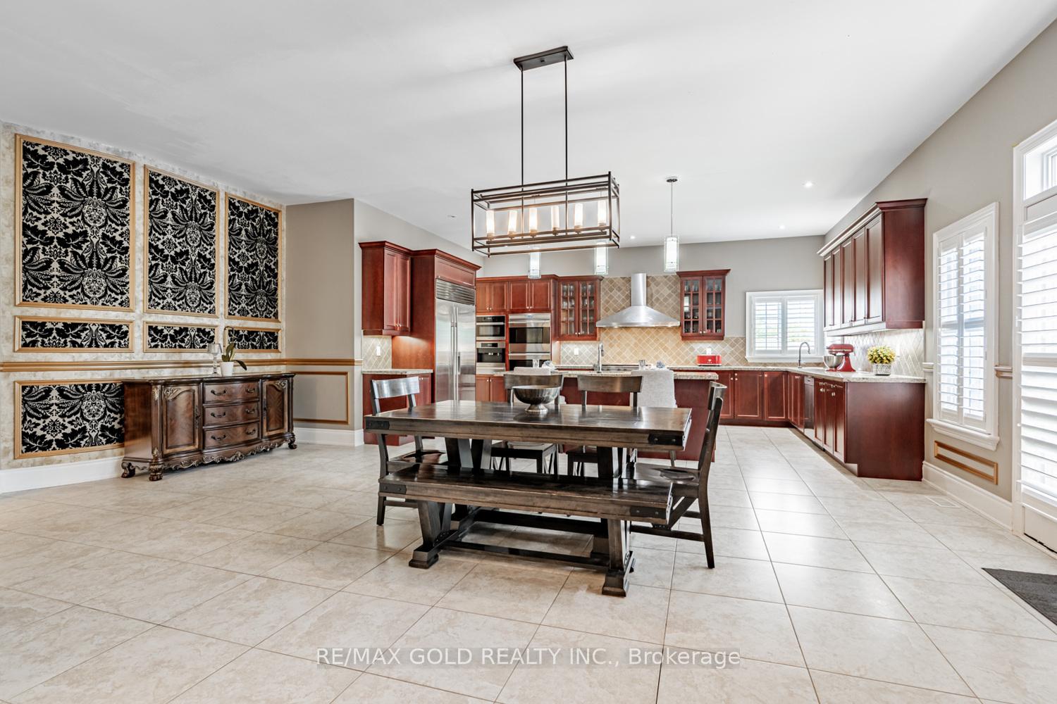Photo 19 of 54 Viewmount Crescent, Brampton, Snelgrove — HOMEH