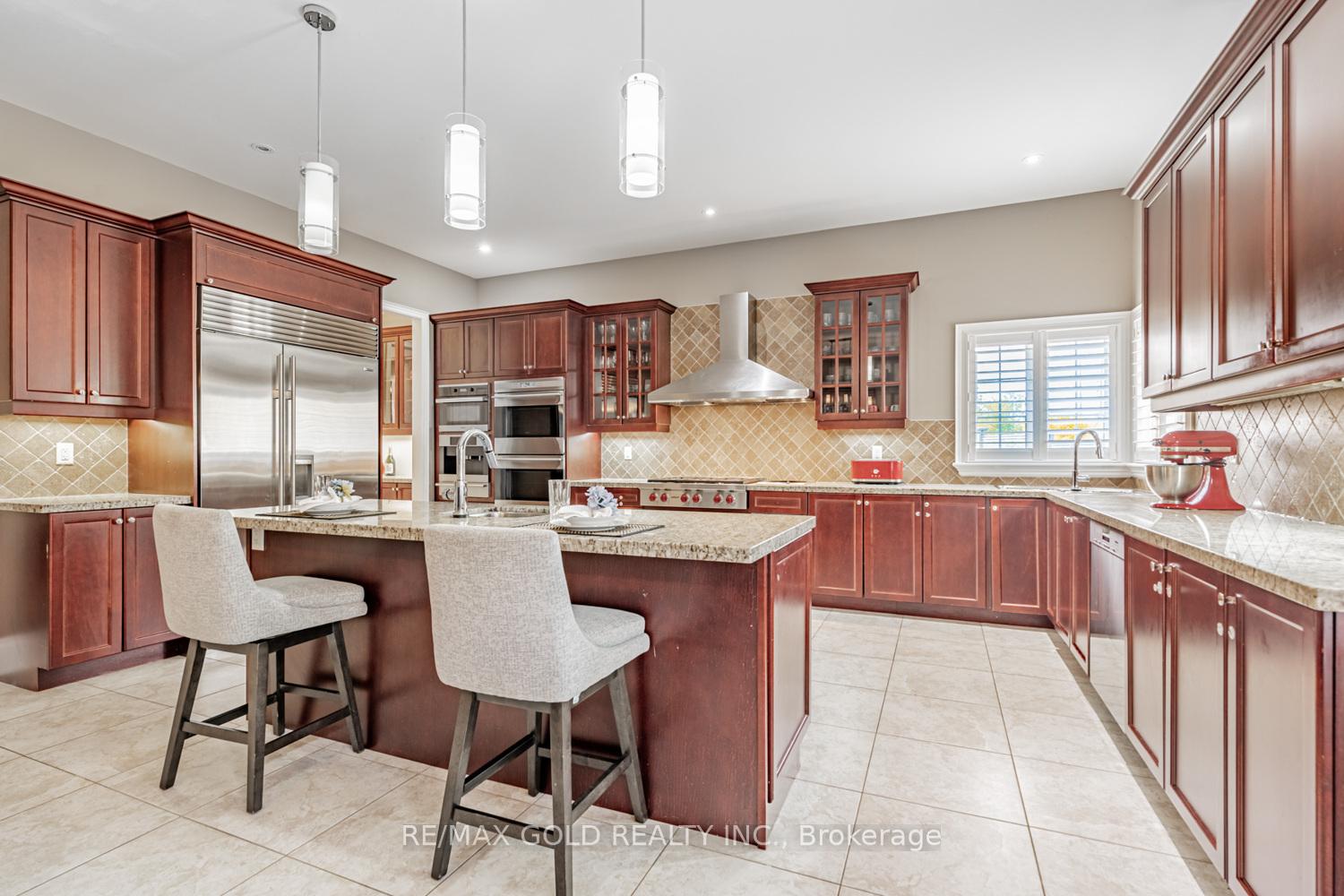 Photo 11 of 54 Viewmount Crescent, Brampton, Snelgrove — HOMEH
