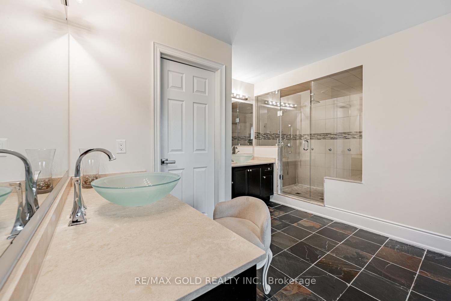 Photo 33 of 54 Viewmount Crescent, Brampton, Snelgrove — HOMEH