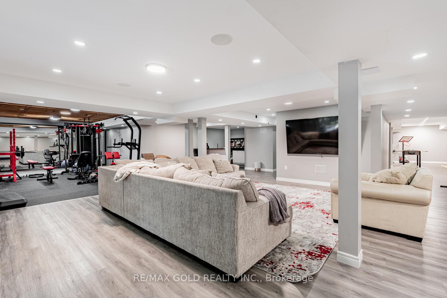 Photo 35 of 54 Viewmount Crescent, Brampton, Snelgrove — HOMEH