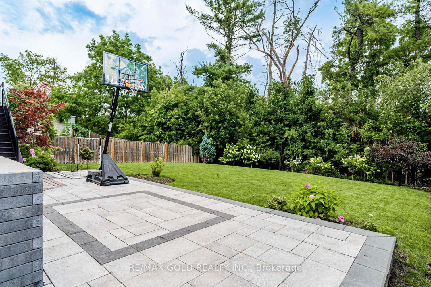 Photo 39 of 54 Viewmount Crescent, Brampton, Snelgrove — HOMEH