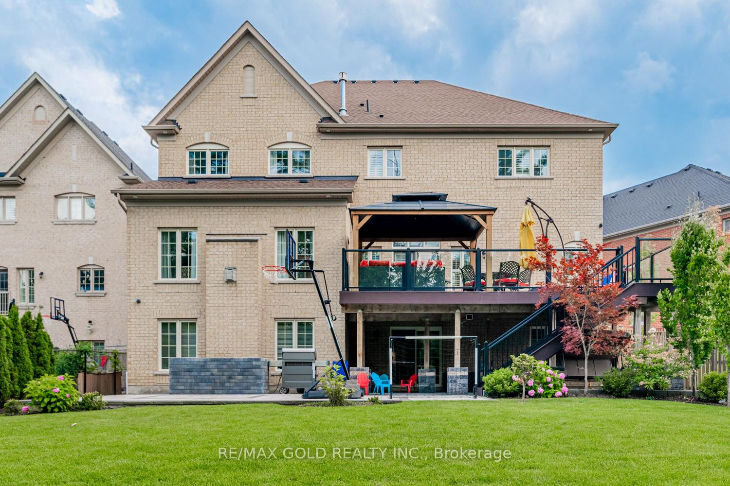 Photo 37 of 54 Viewmount Crescent, Brampton, Snelgrove — HOMEH