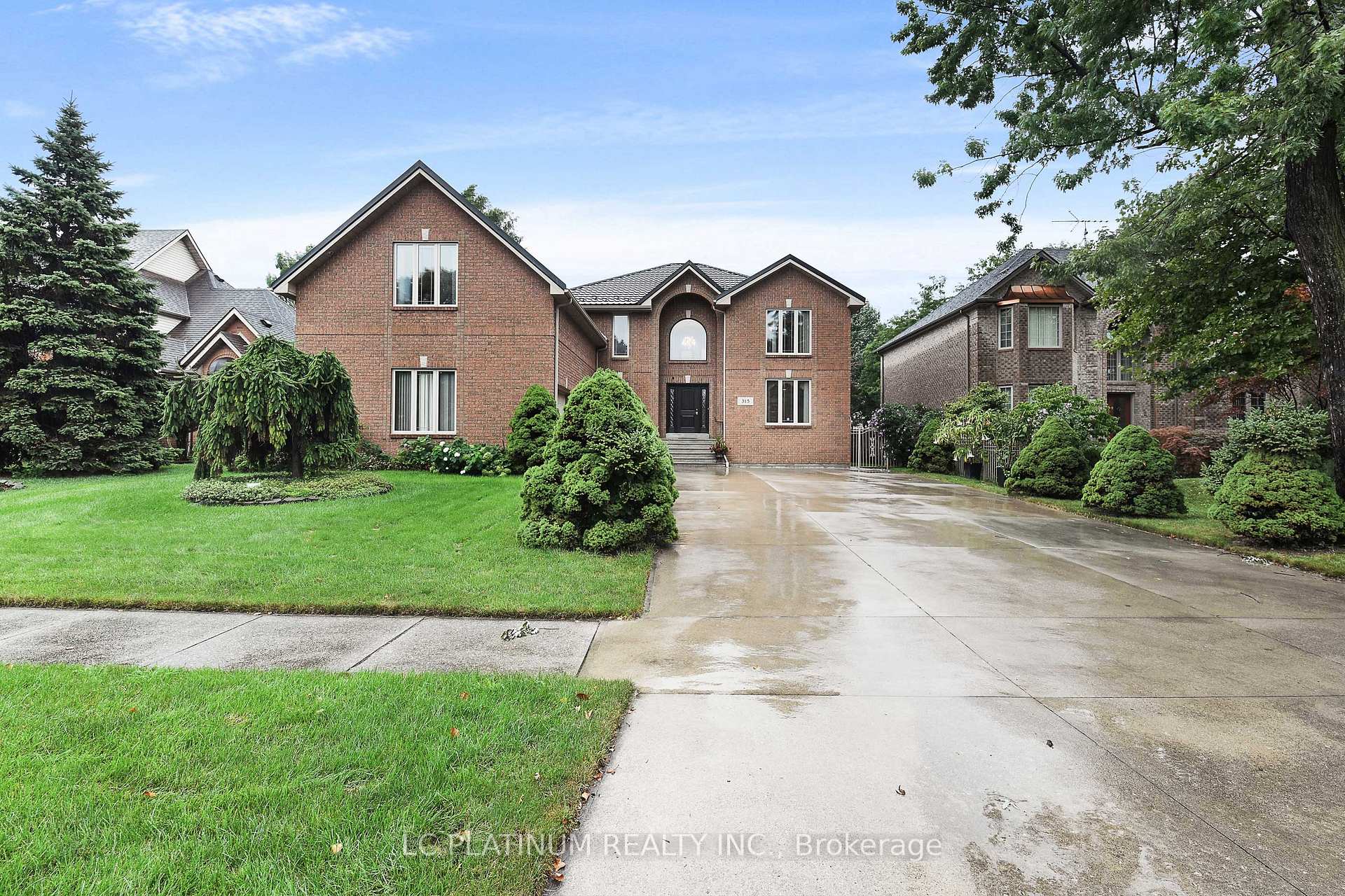Photo 1 of 315 Majestic Drive S, Tecumseh — HOMEH